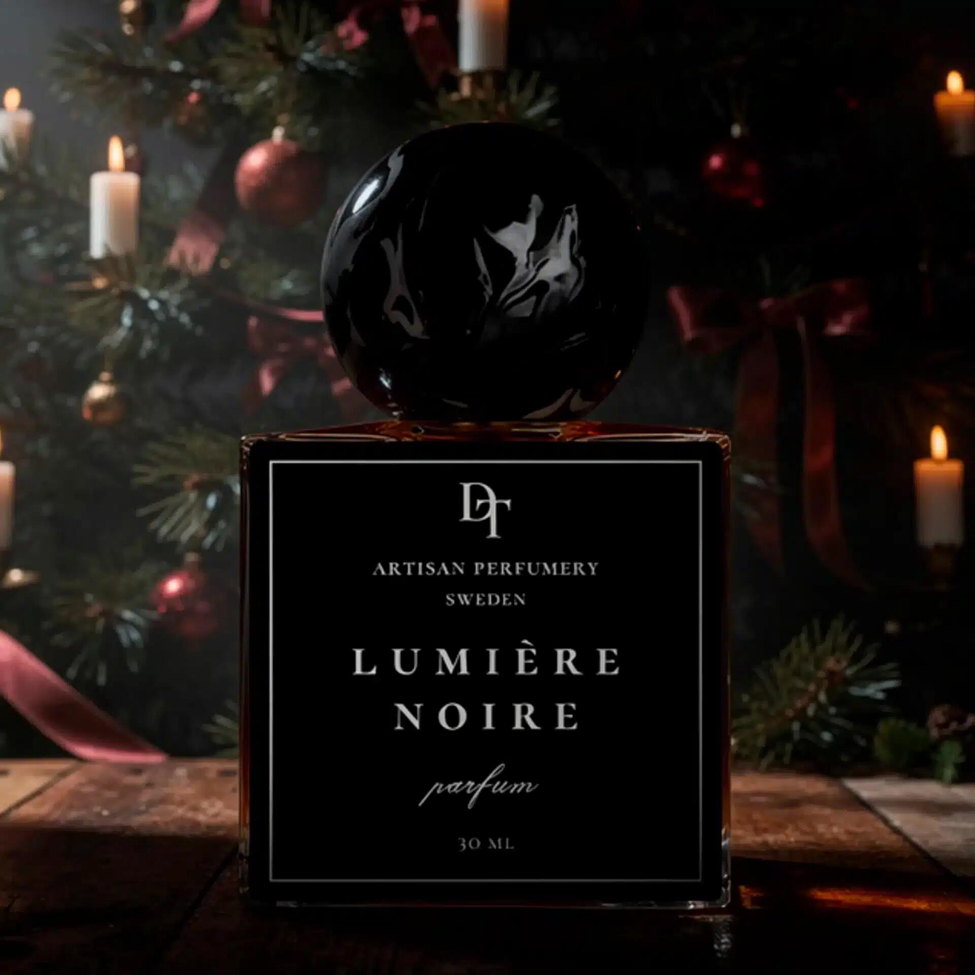 Lumière Noire (Noir Noël) Dark Tales perfume - a fragrance for
