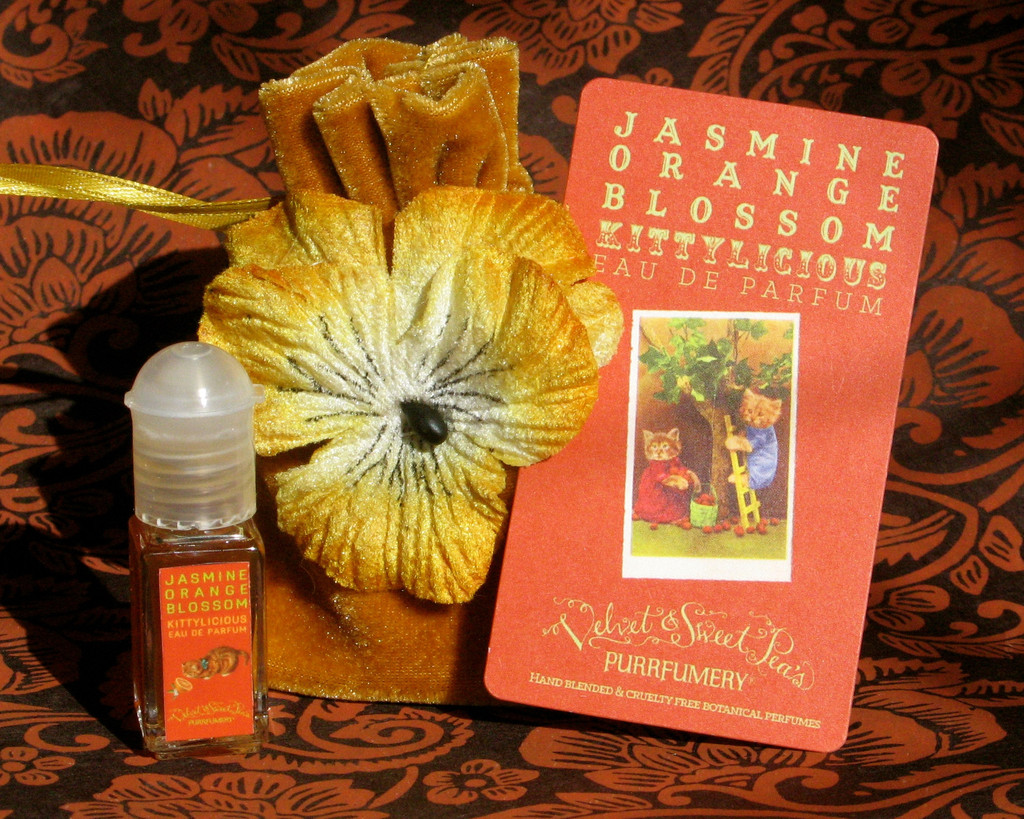Jasmine Orange Blossom Velvet & Sweet Pea’s Purrfumery perfume a