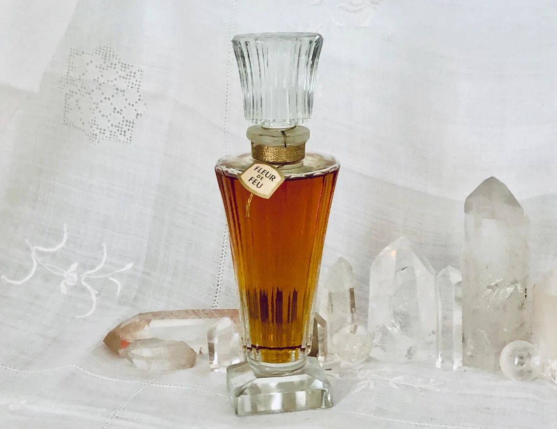 Fleur de Feu Guerlain perfume - a fragrance for women 1949