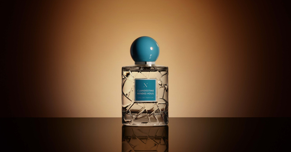 Supermolecular Clandestine Rendezvous by Les Soeurs de Noe