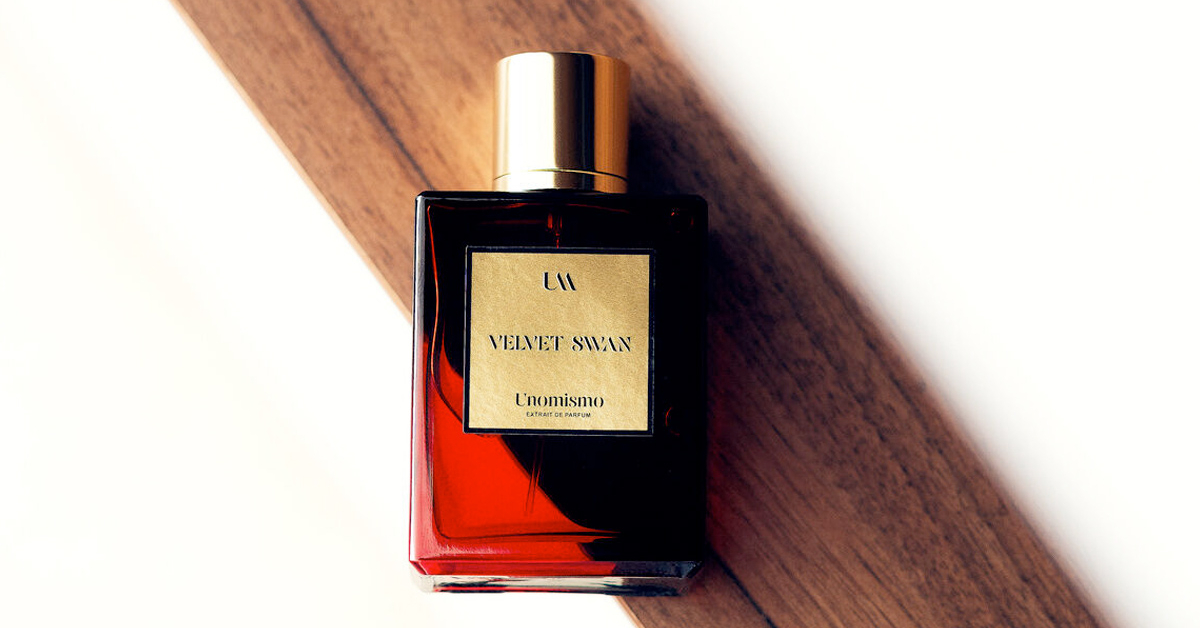 Velvet Swan: Unomismo Presents Its First Extrait de Parfum ~ New Fragrances