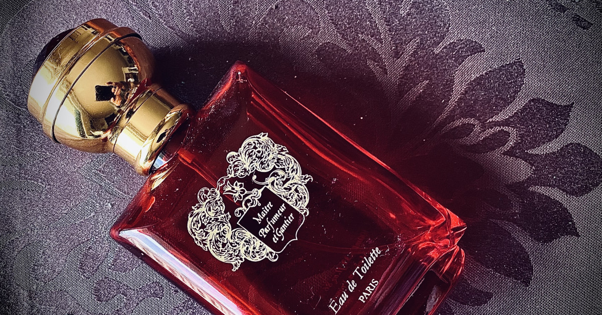 Iris Bleu Gris par Maitre Parfumeur et Gantier: Mélancolie fraîche ~  Vintages