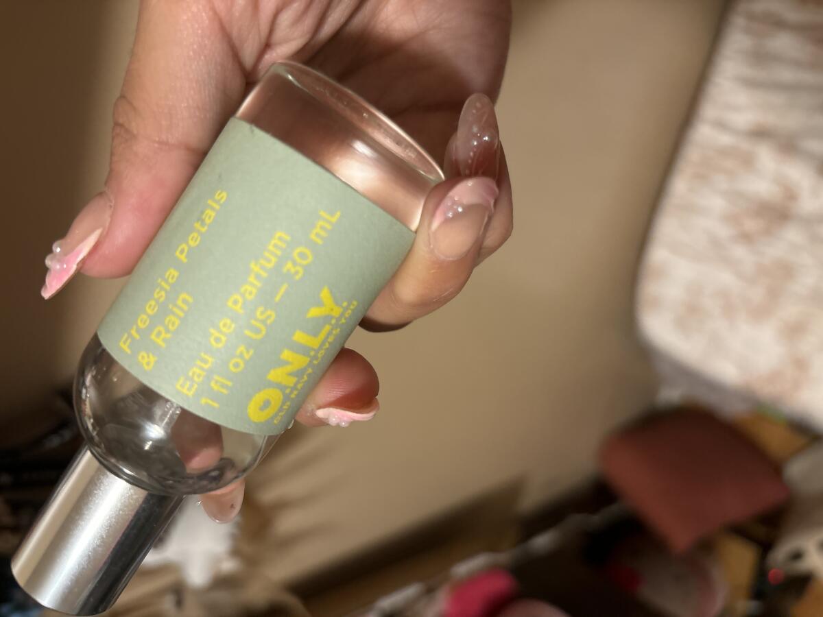 Sea Salt & Fig Old Navy perfume a fragrance for women and men 2016