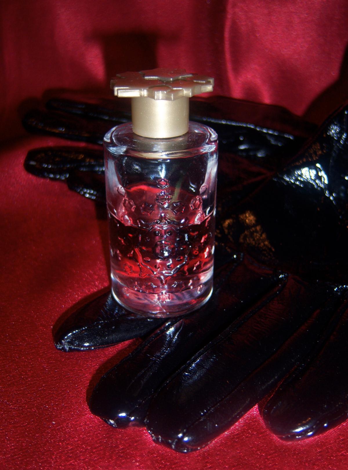 Divine Sensual Oriflame perfume - a fragrance for women 2007