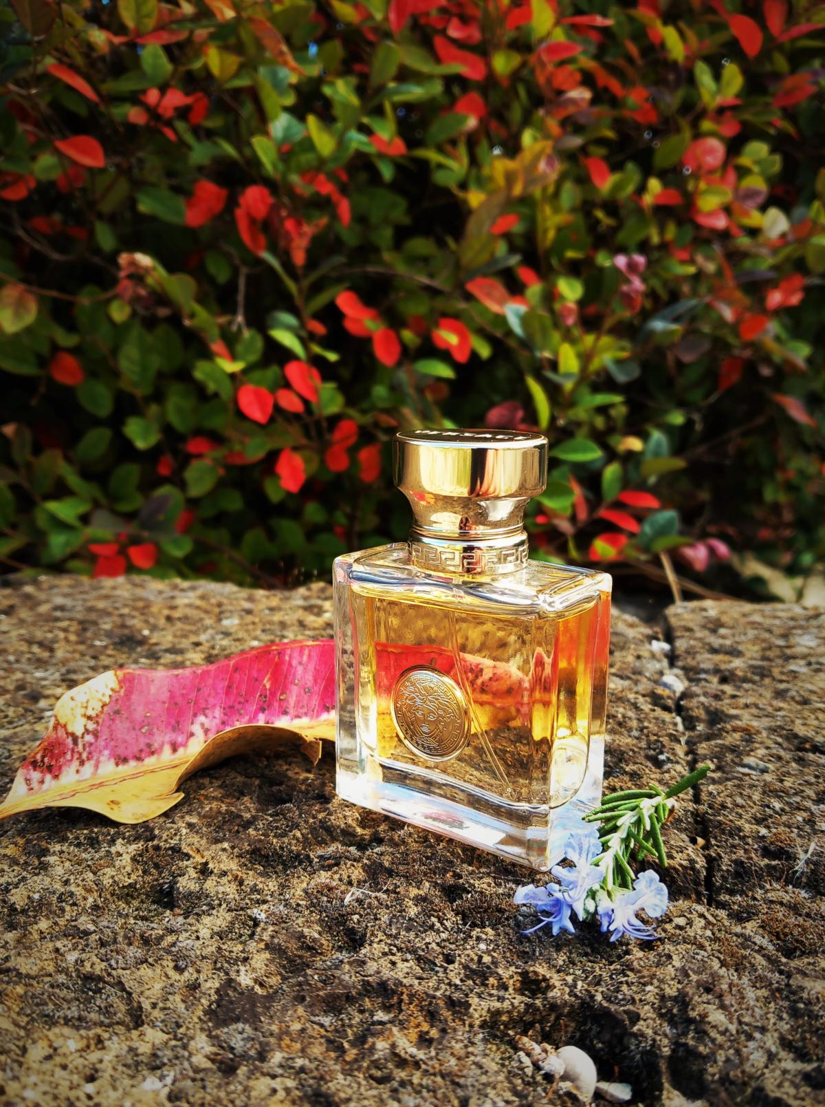 Versace Pour Femme Versace parfem - parfem za žene 2007