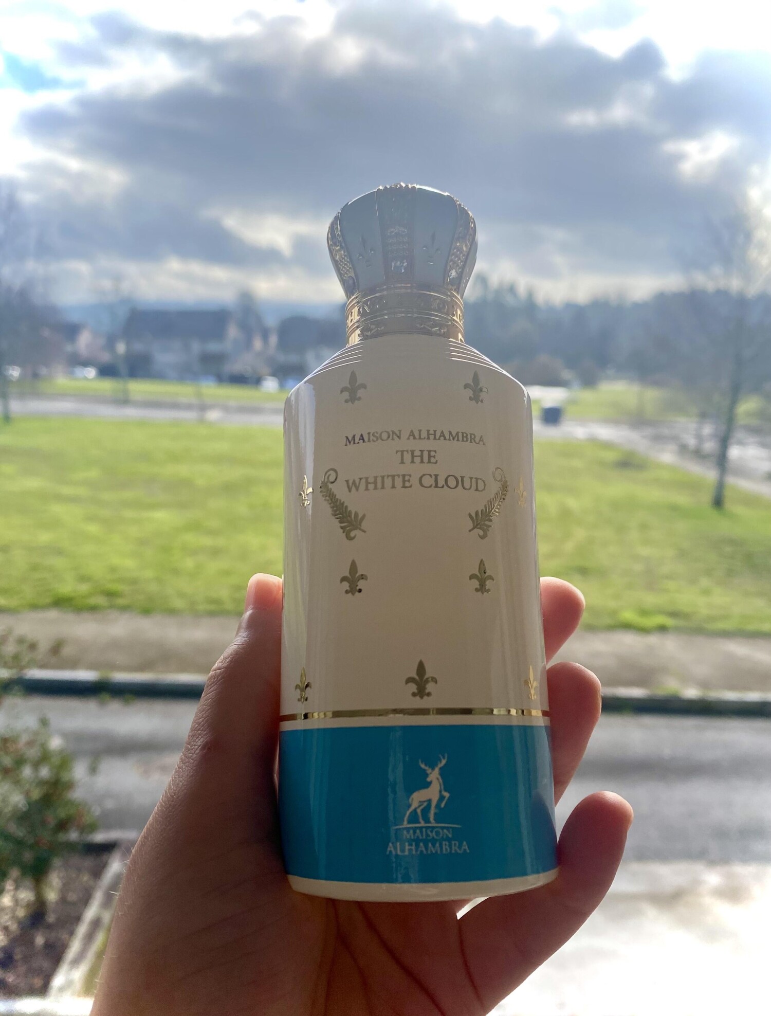 The White Cloud Maison Alhambra 香水 - 2025年のユニセックス 新着