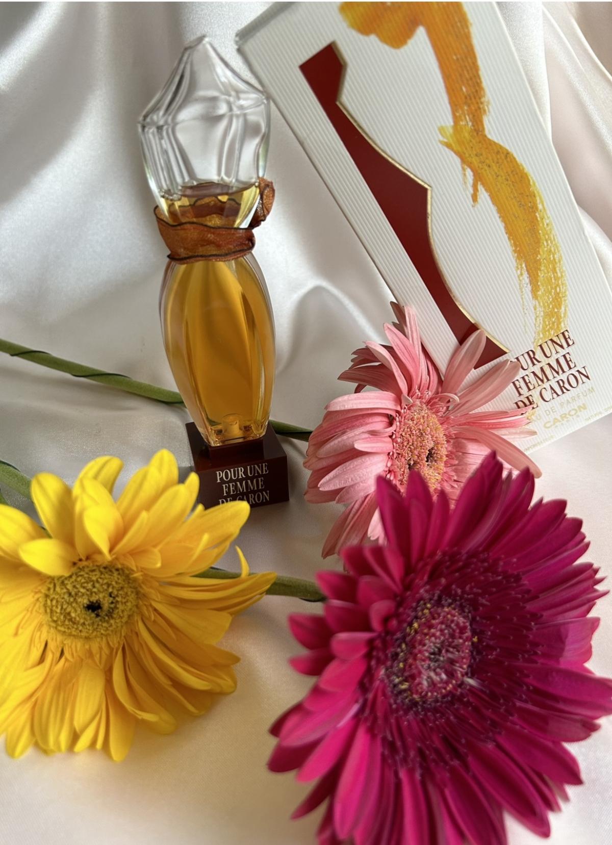 Pour Une Femme de Caron Caron perfume - a fragrance for women 2001