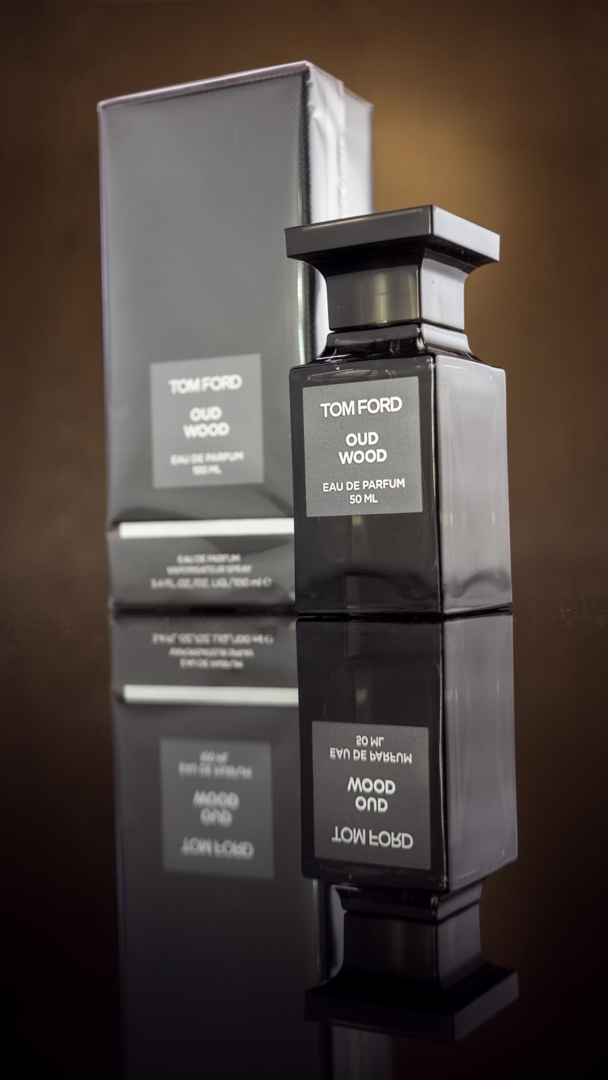 Oud Wood Tom Ford perfume - a fragrance for women and men 2007