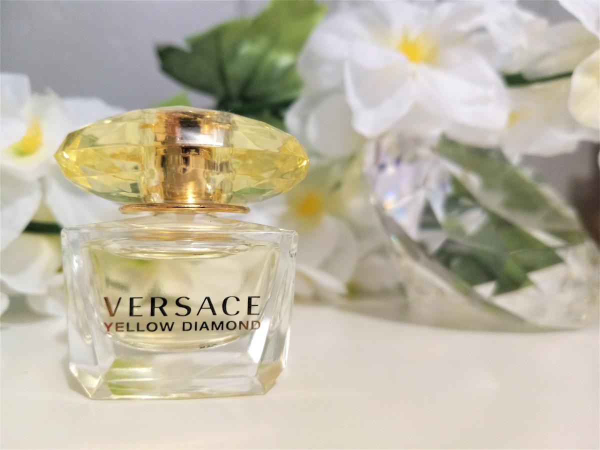 Yellow Diamond Versace perfume - a fragrance for women 2011
