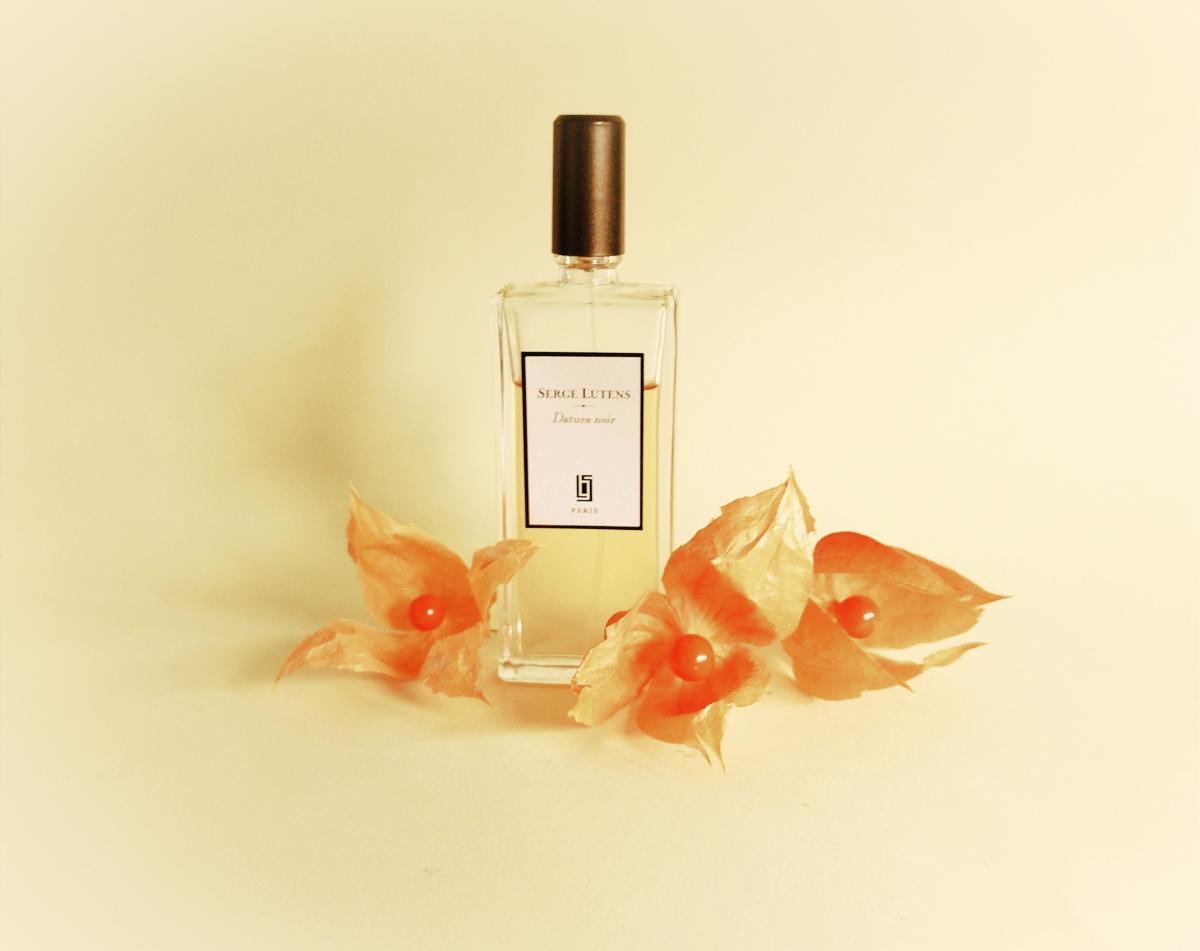 Datura Noir Serge Lutens perfume - a fragrance for women and men 2001