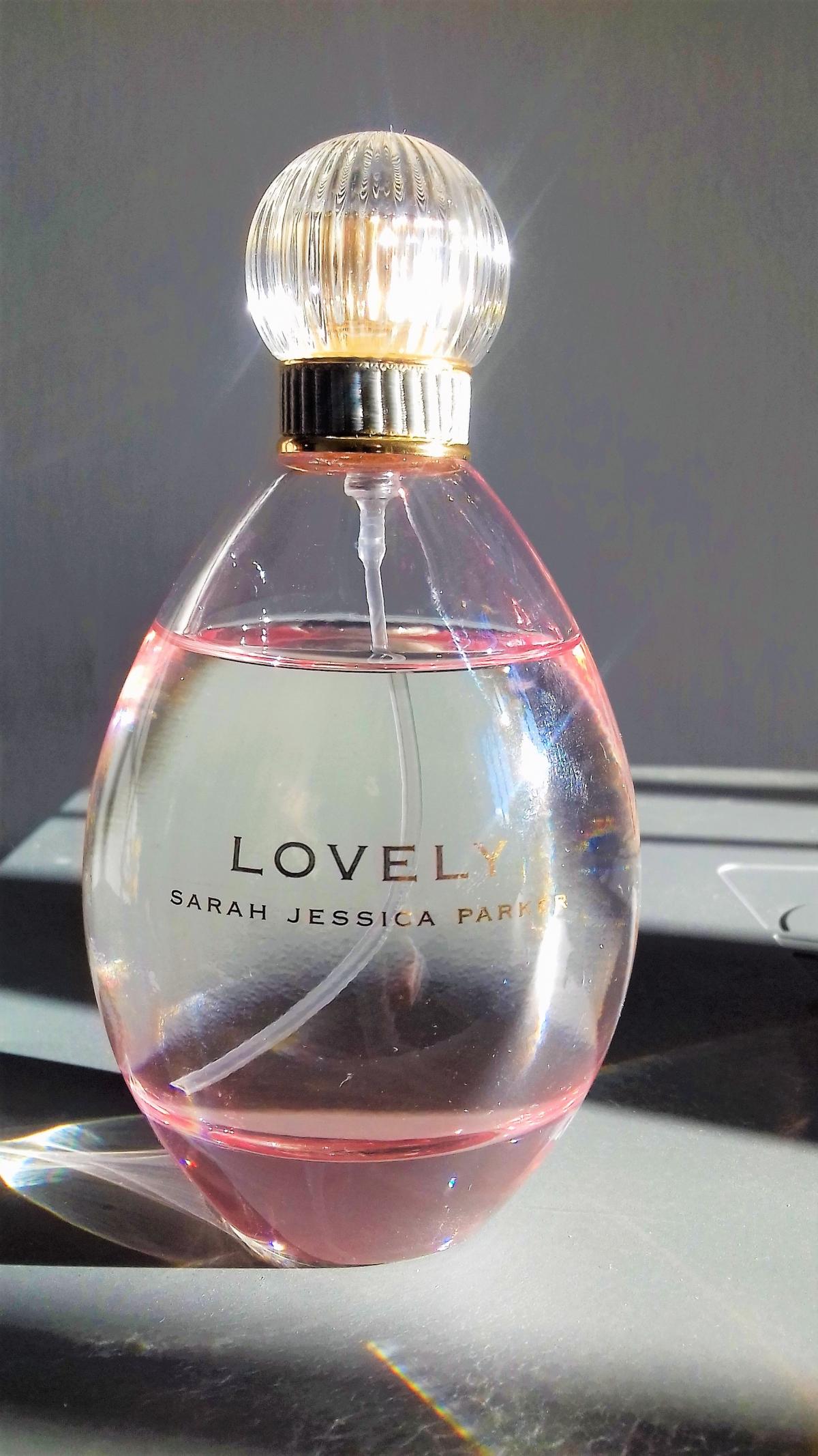 Lovely Sarah Jessica Parker perfume - a fragrance for women 2005