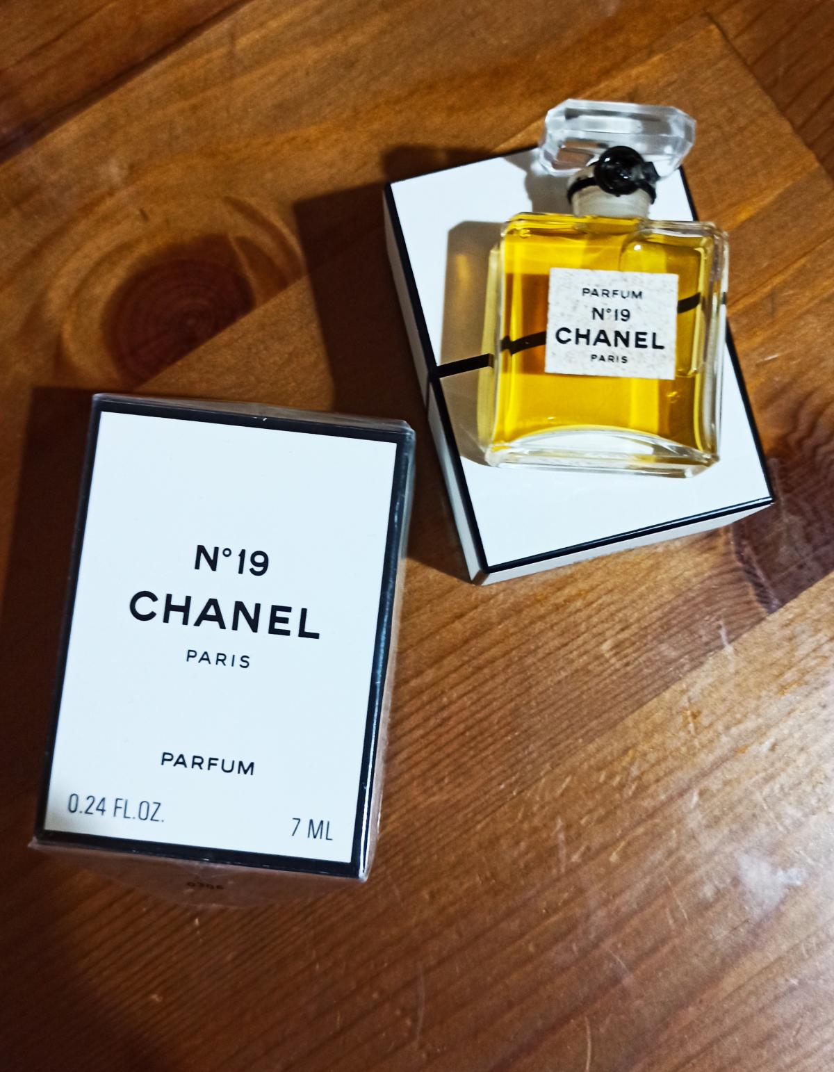 Chanel No 19 Parfum Chanel Parfum - ein es Parfum für Frauen 1970