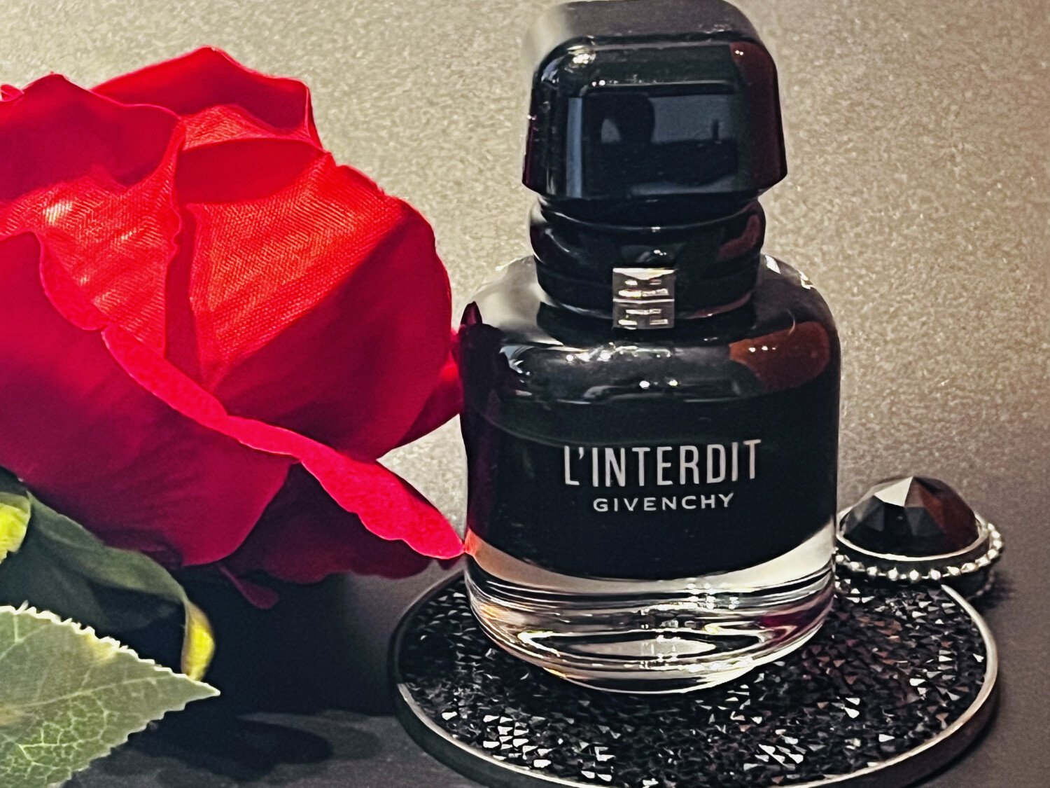 L'Interdit Eau de Parfum Intense Givenchy perfume - a fragrance for
