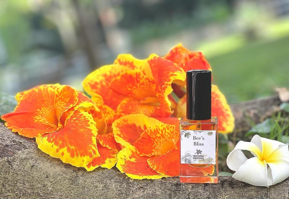 Bee’s Bliss Sonoma Scent Studio perfume a fragrance for women and men
