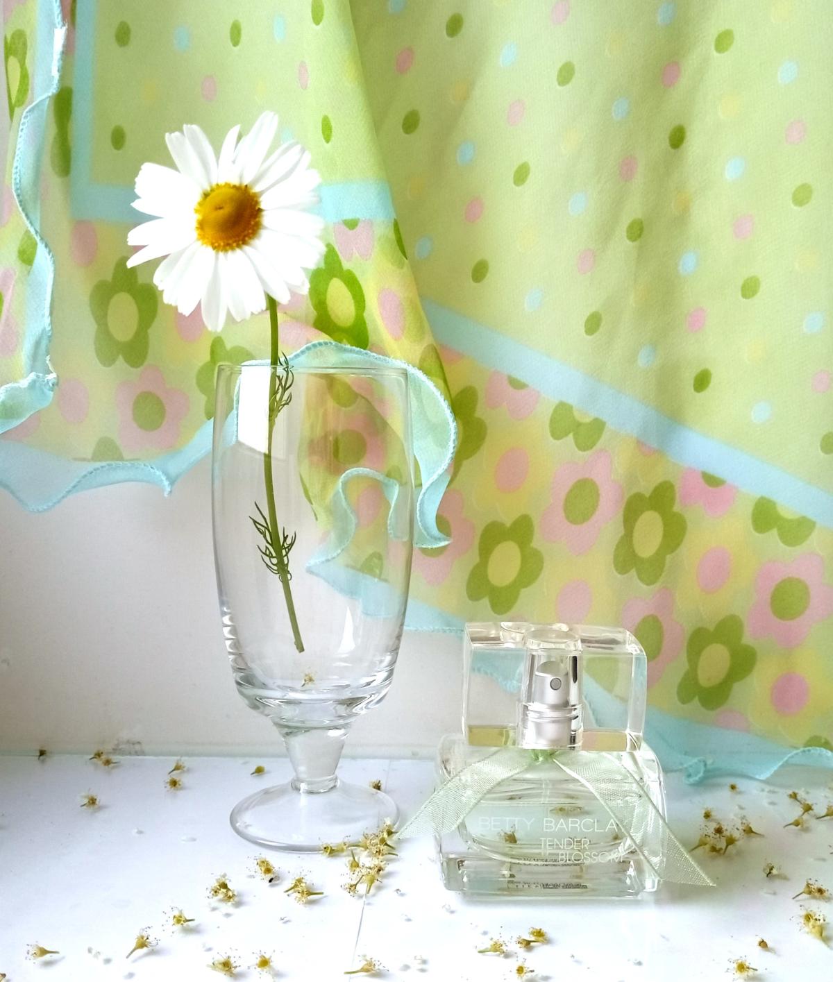 Tender Blossom Betty Barclay аромат — аромат для женщин 2013