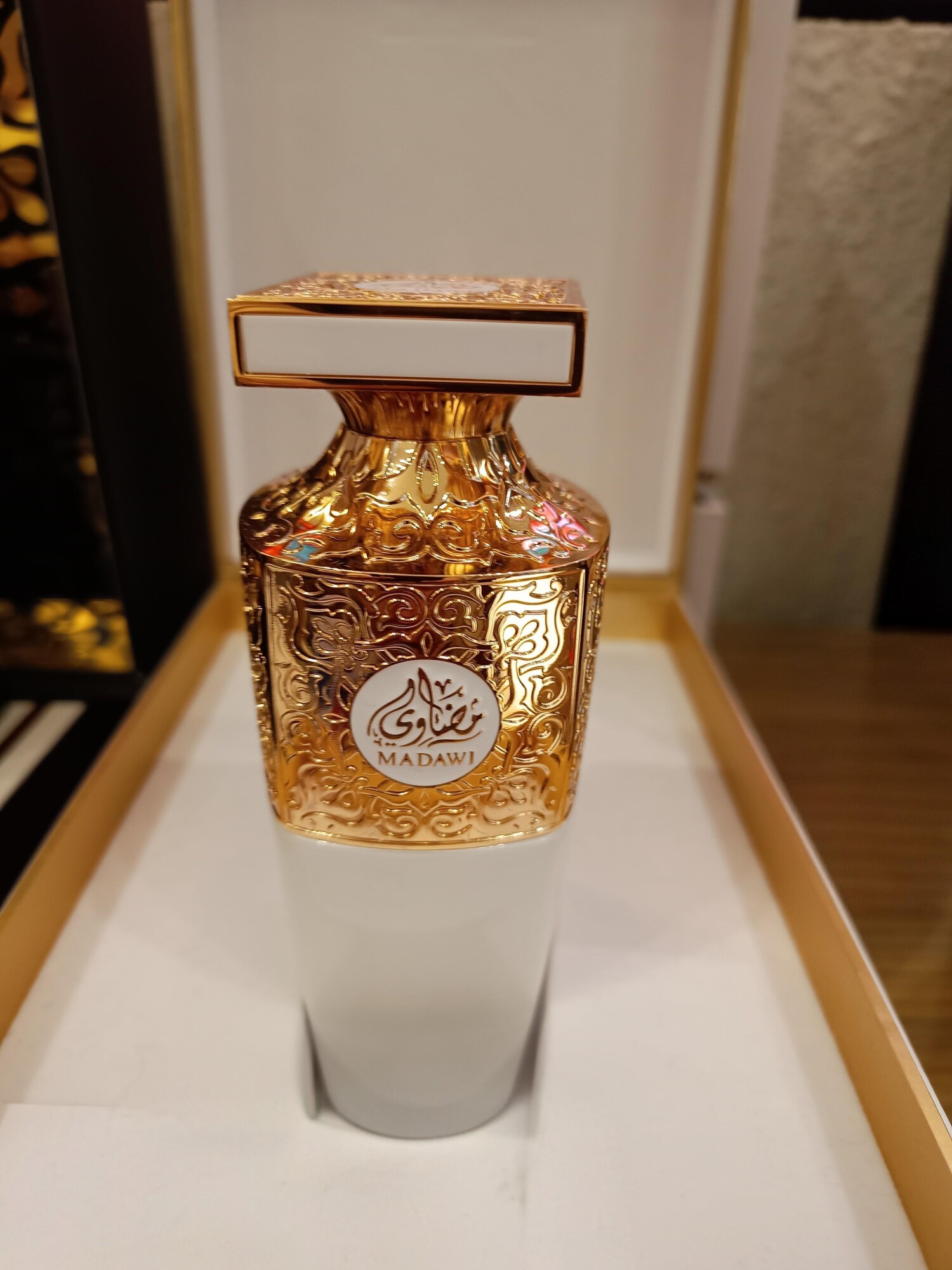 Madawi White Arabian Oud Perfume A New Fragrance For Women And Men 2026 madawi-white-arabian-oud-perfume-a-new-fragrance-for-women-and-men-2026