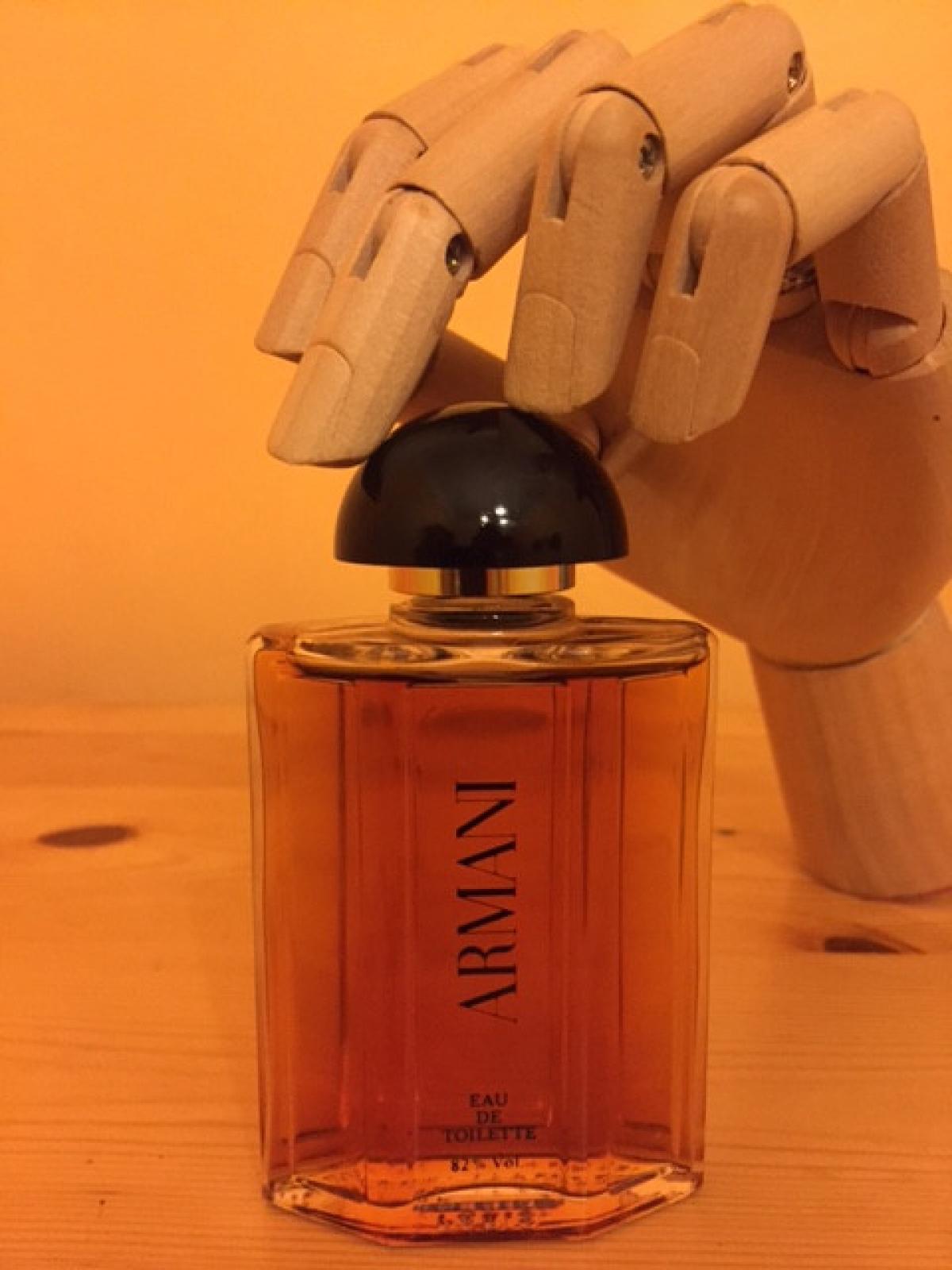 Armani Giorgio Armani Parfum - ein es Parfum für Frauen 1981