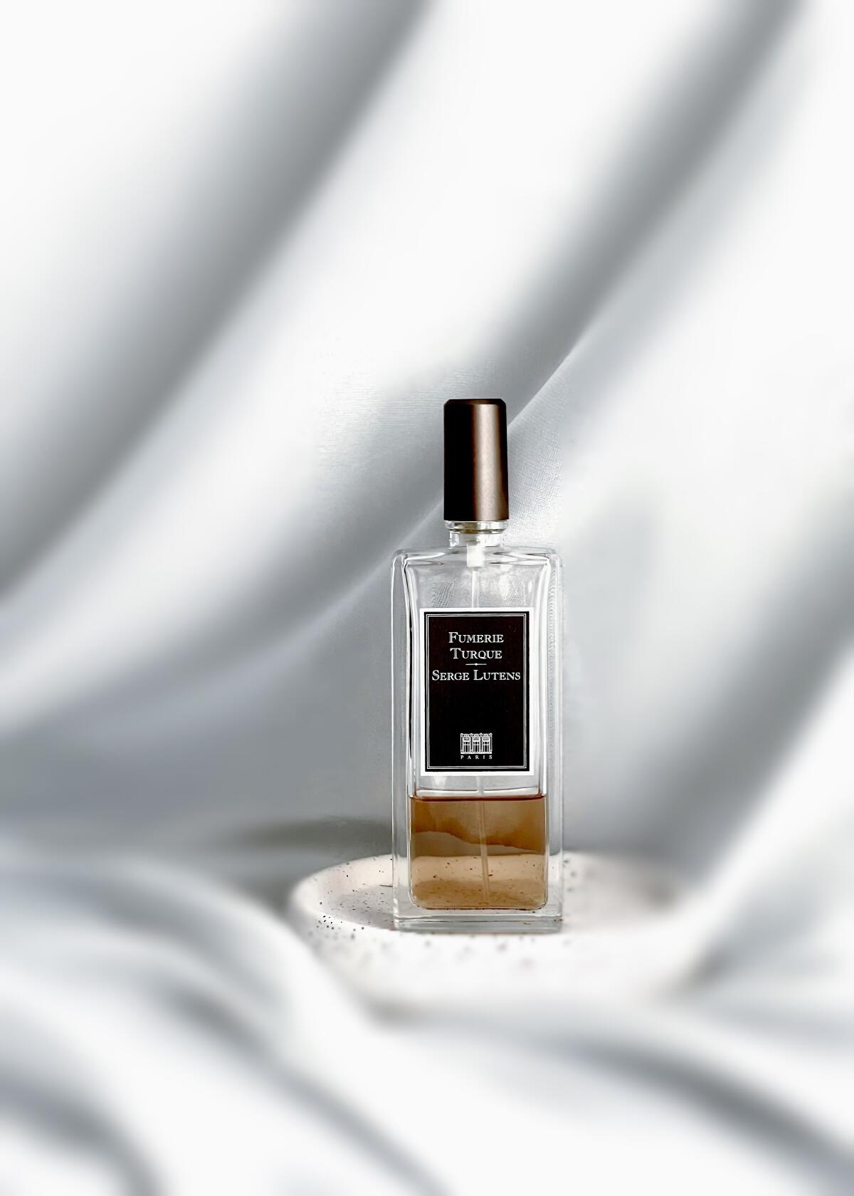 Fumerie Turque Serge Lutens perfume - a fragrance for women and men 2003