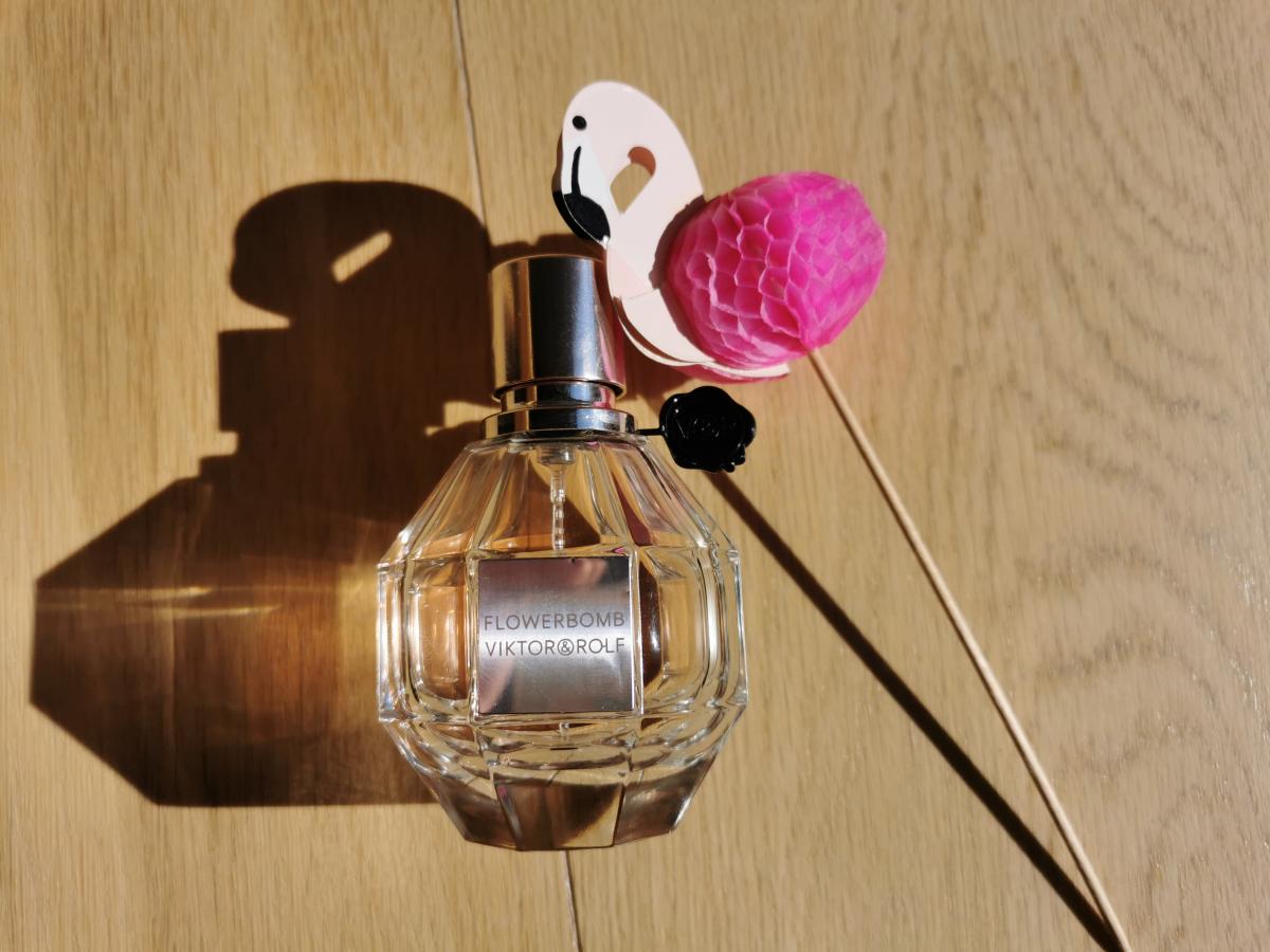 Flowerbomb Viktor&Rolf perfume - a fragrance for women 2005
