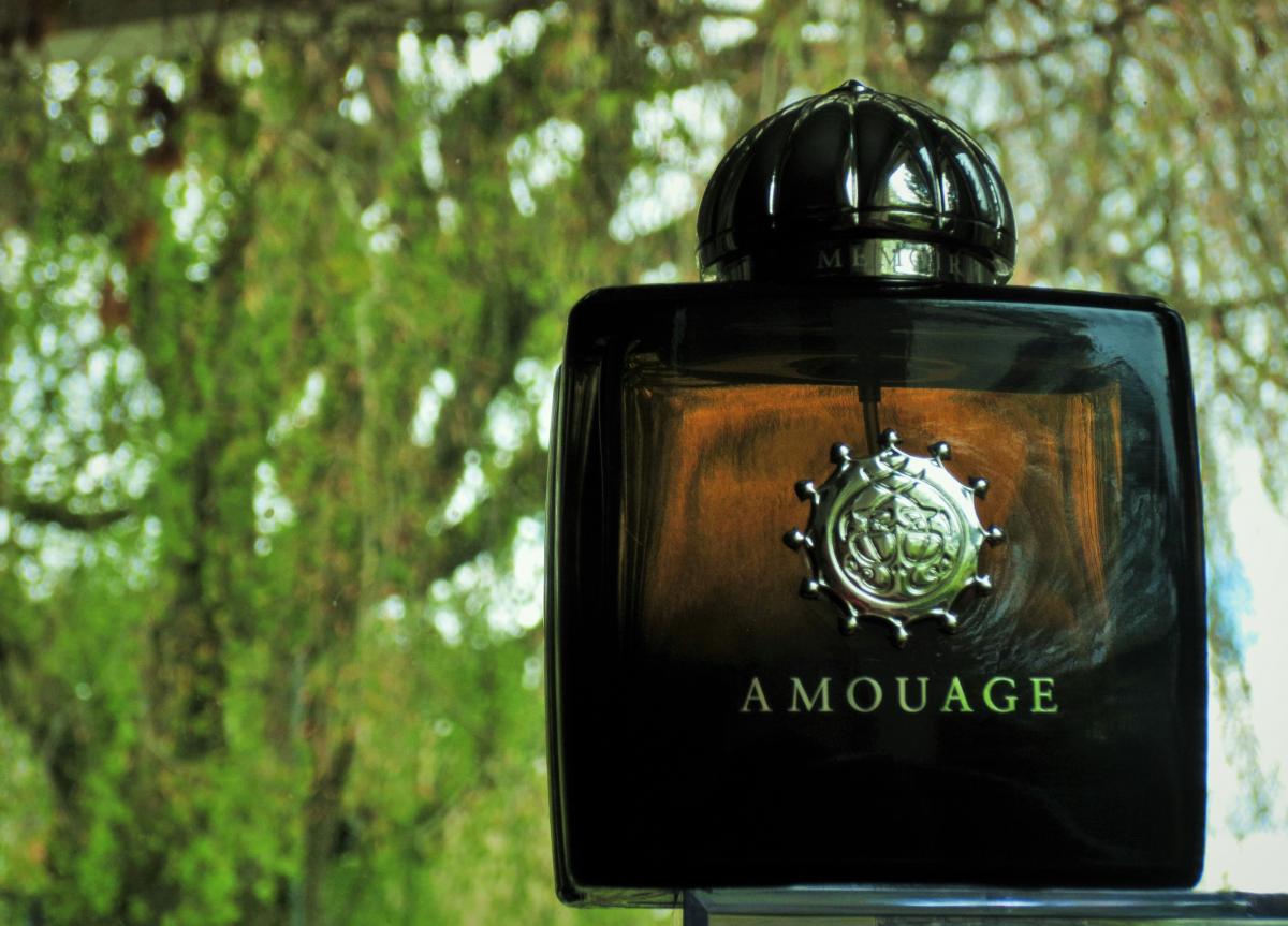 Memoir Woman Amouage perfume - a fragrance for women 2010