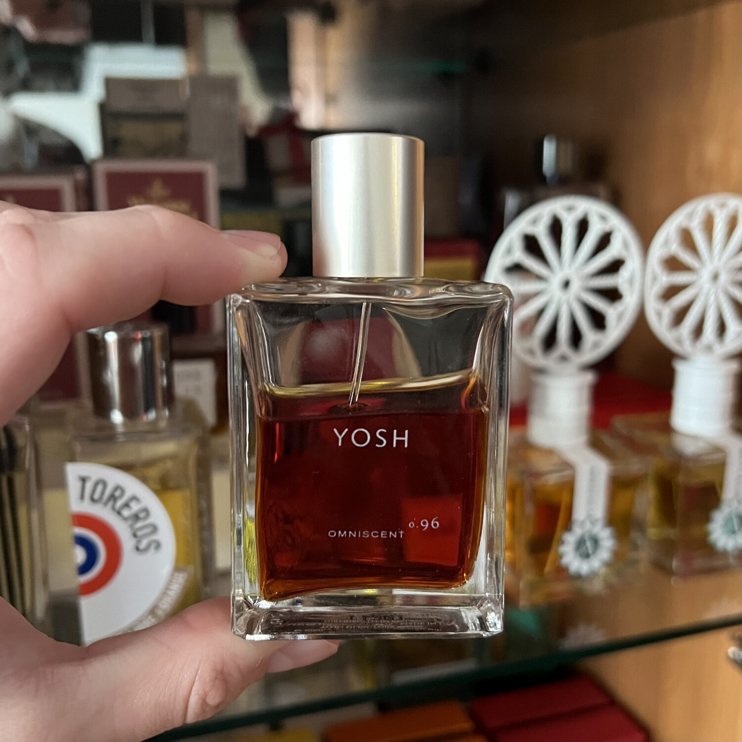 Yosh Omniscent 0.96 Yosh parfüm - kadınlar için bir koku