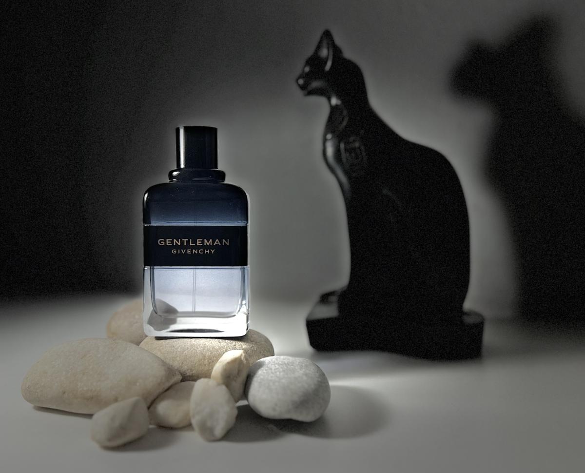Givenchy Gentleman Eau De Toilette Intense www.fragrantica.es