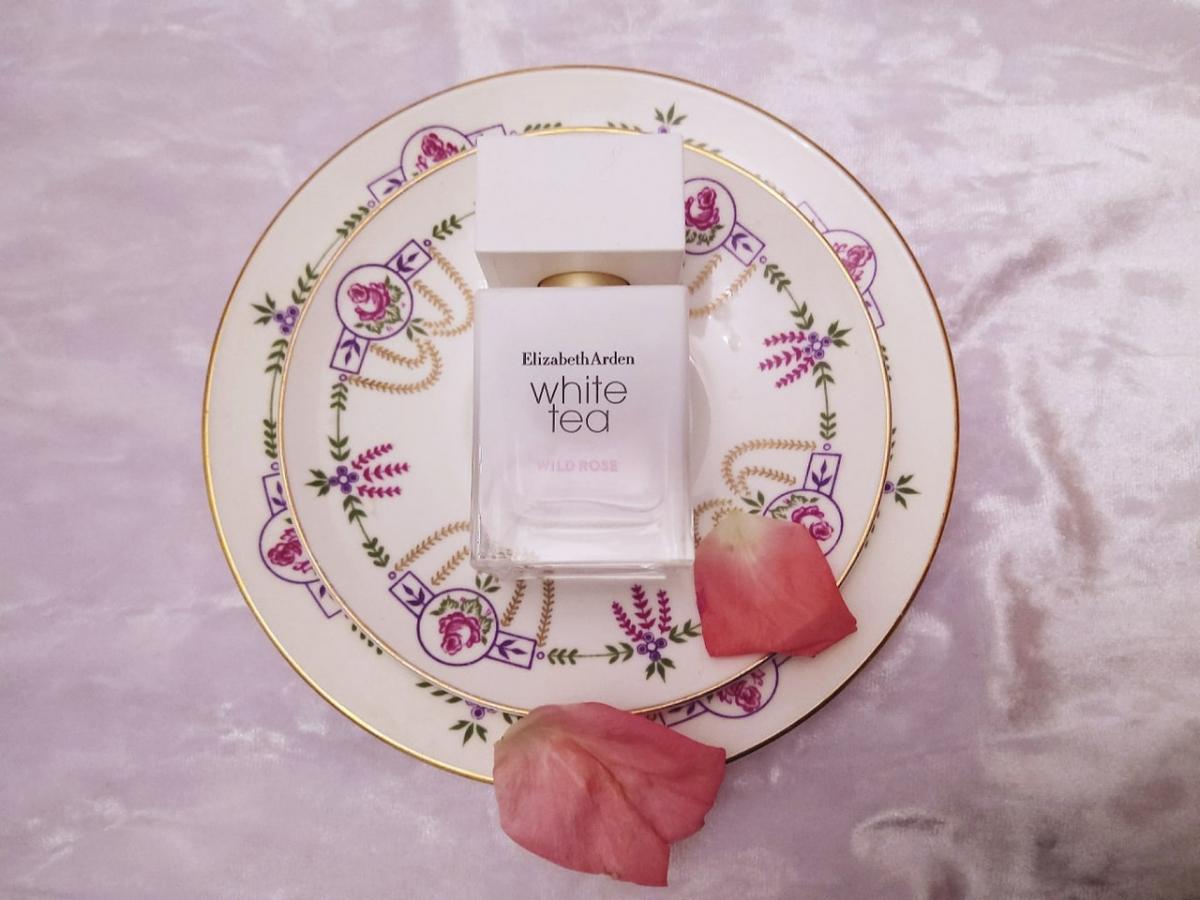 White Tea Wild Rose Elizabeth Arden perfume - a fragrance for women 2019