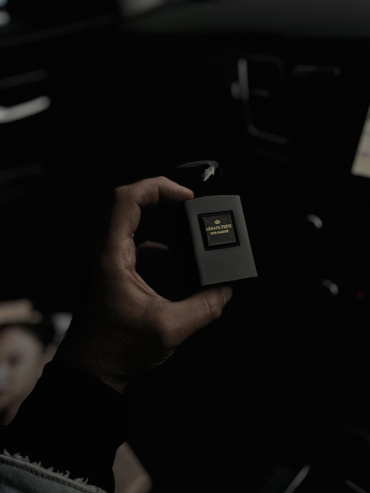 Cuir Majeste Giorgio Armani perfume - a fragrance for women and men 2016
