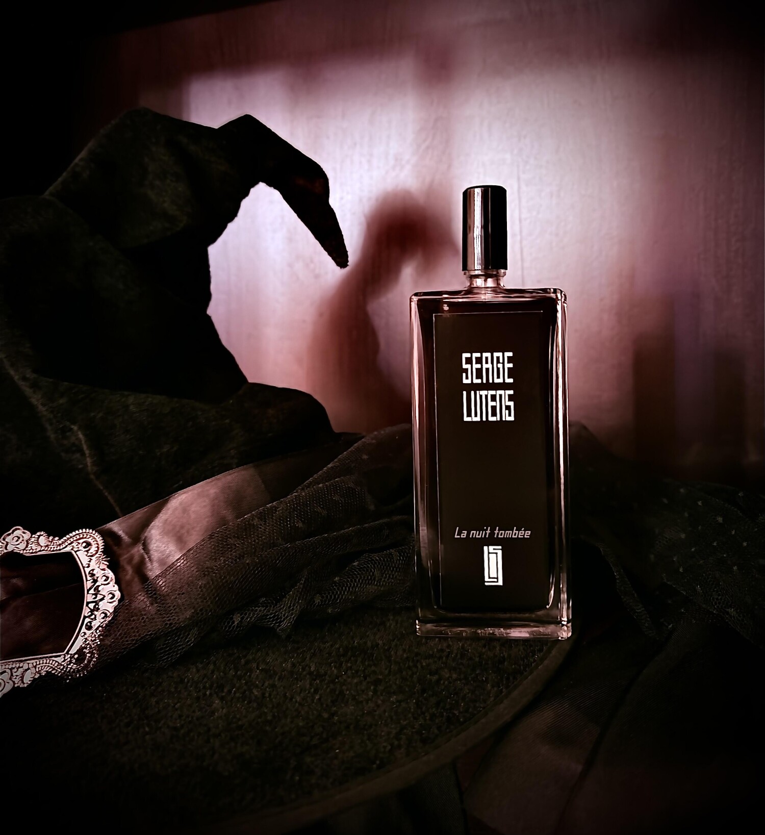 La Nuit Tombée Serge Lutens 香水 - 2026年のユニセックス 新着
