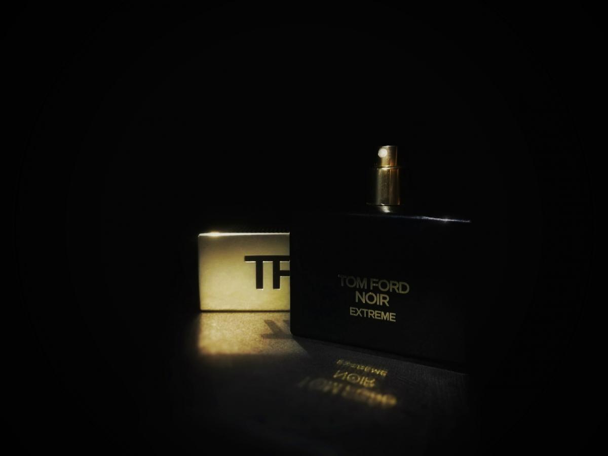 Noir Extreme Tom Ford cologne a fragrance for men 2015