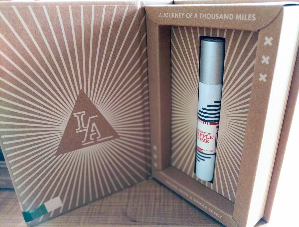 A Whiff of Waffle Cone Imaginary Authors fragancia una fragancia para Hombres y Mujeres 2020