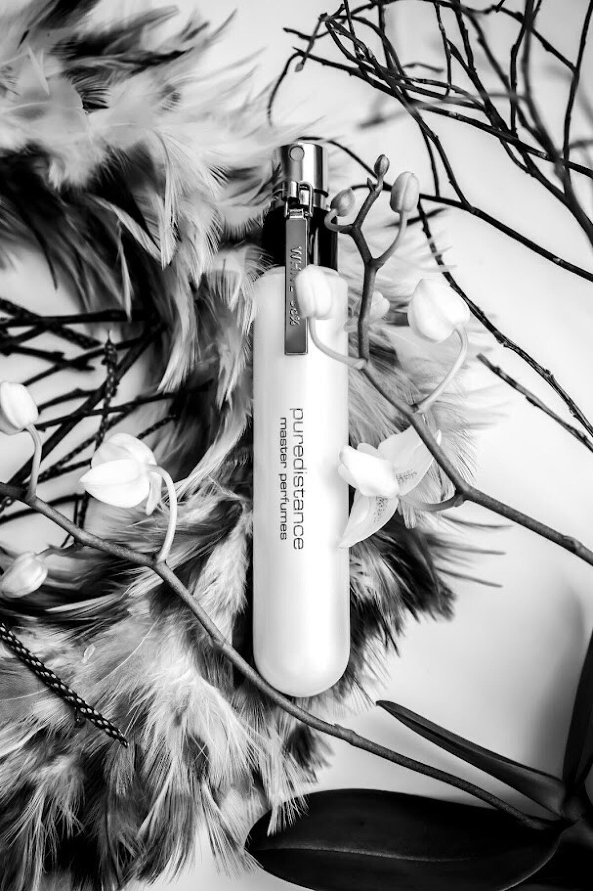 White No. 06 Puredistance perfume - a fragrance for women 2015