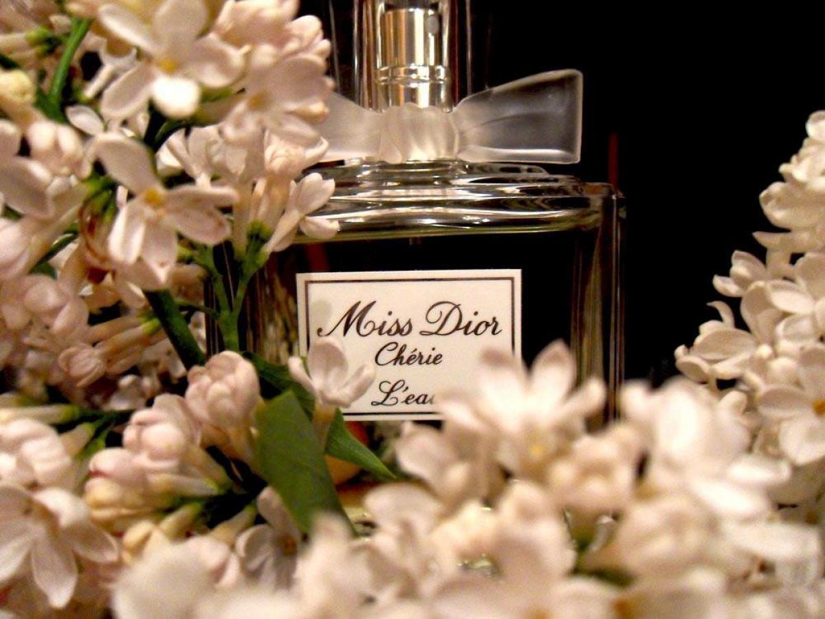 Miss Dior Cherie L'Eau Christian Dior perfume - a fragrance for women 2009