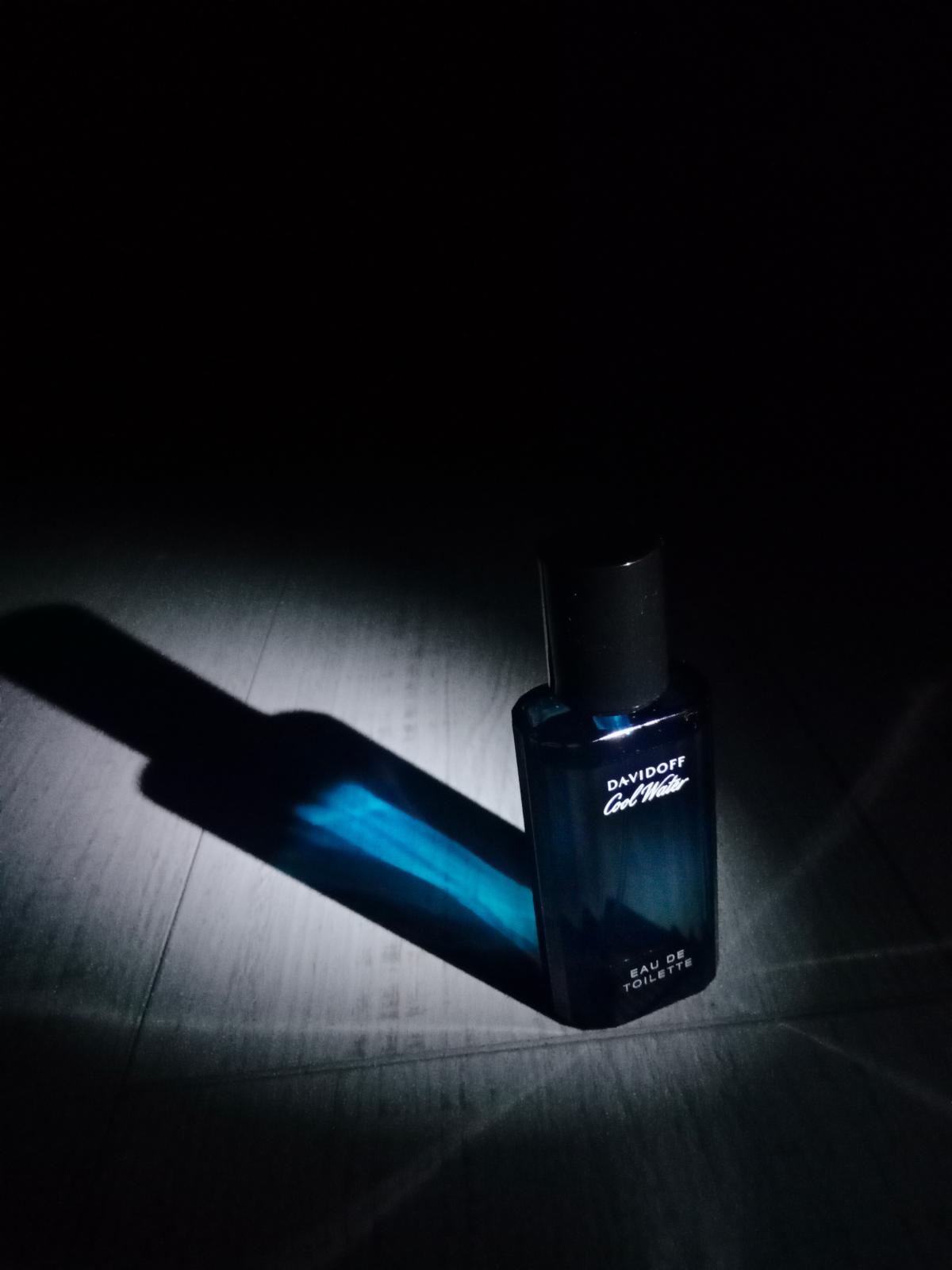 Cool Water Davidoff cologne - a fragrance for men 1988