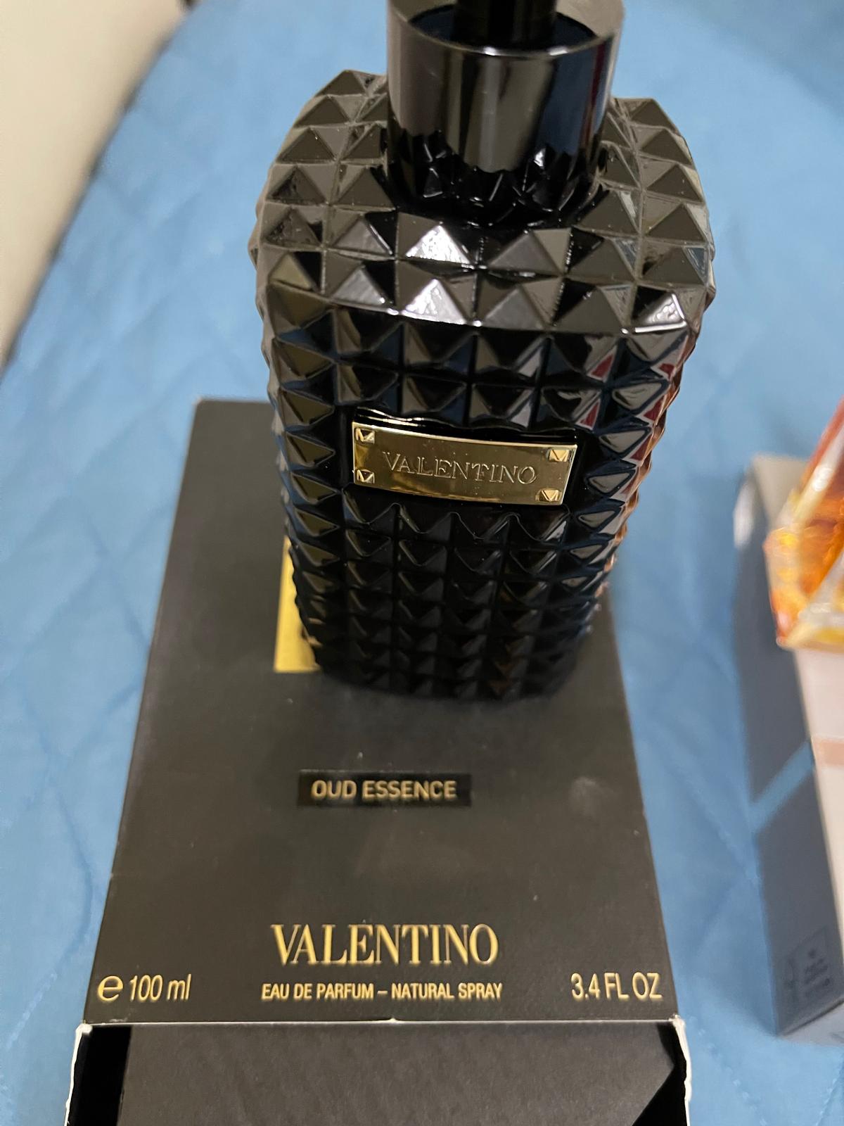 Valentino Noir Absolu Oud Essence Valentino perfume - a fragrance for ...