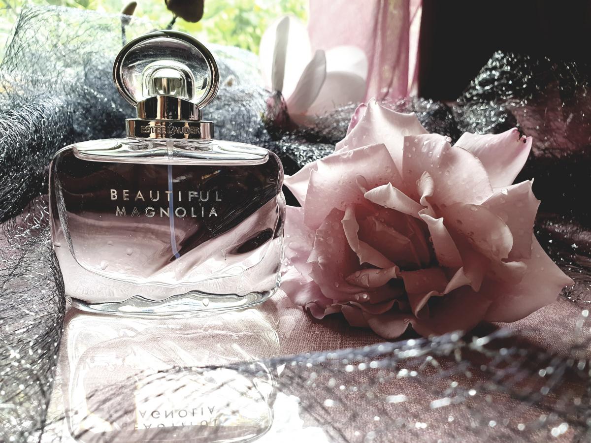 Estee lauder beautiful magnolia intense. Estee Lauder Bronze Goddess nuit. Парфюмированная вода Соло. Estee Lauder Bronze Goddess Soleil. Пьянящий аромат.