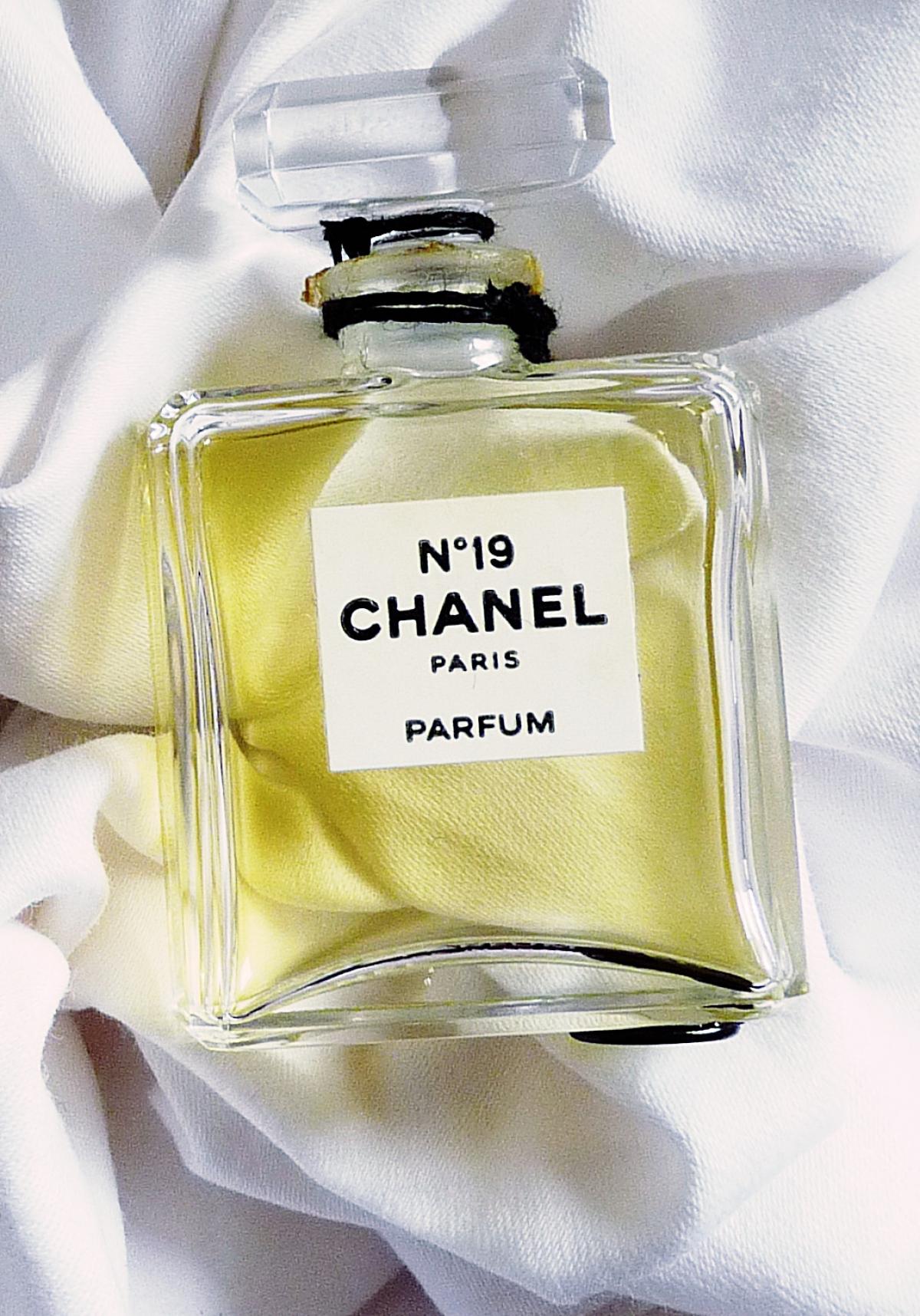 Chanel No 19 Parfum Chanel Parfum - ein es Parfum für Frauen 1970