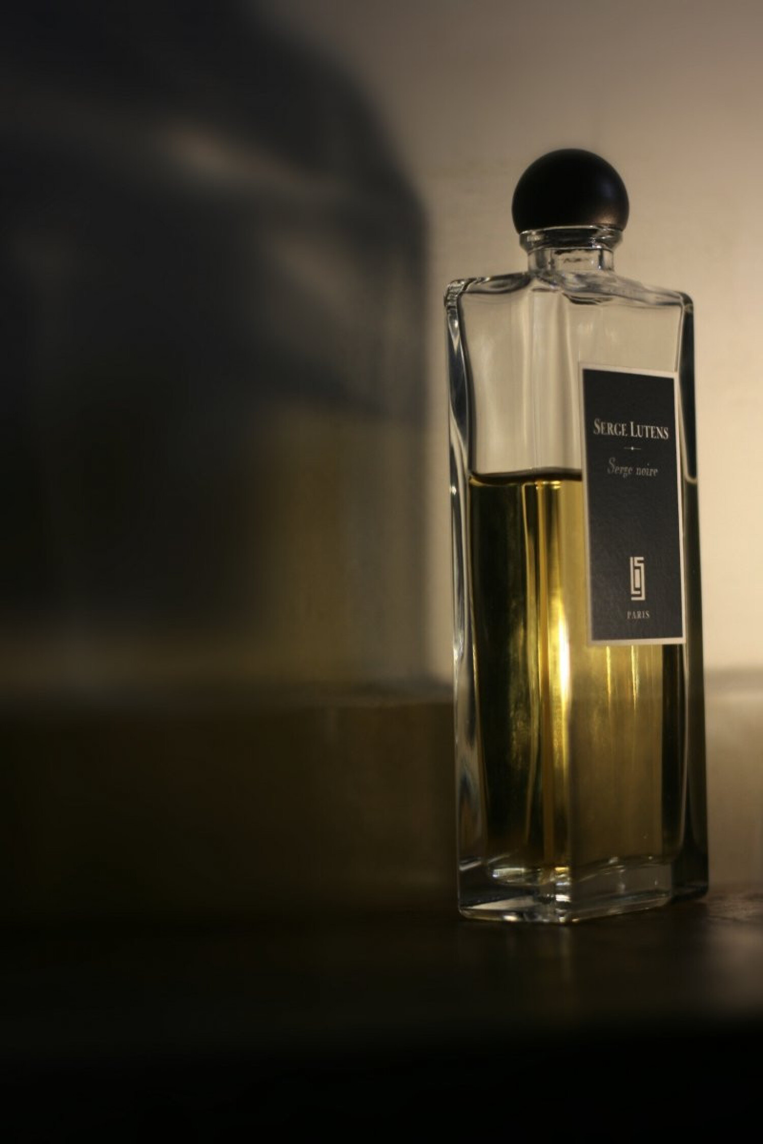 Serge Noire Serge Lutens perfume a fragrance for women and