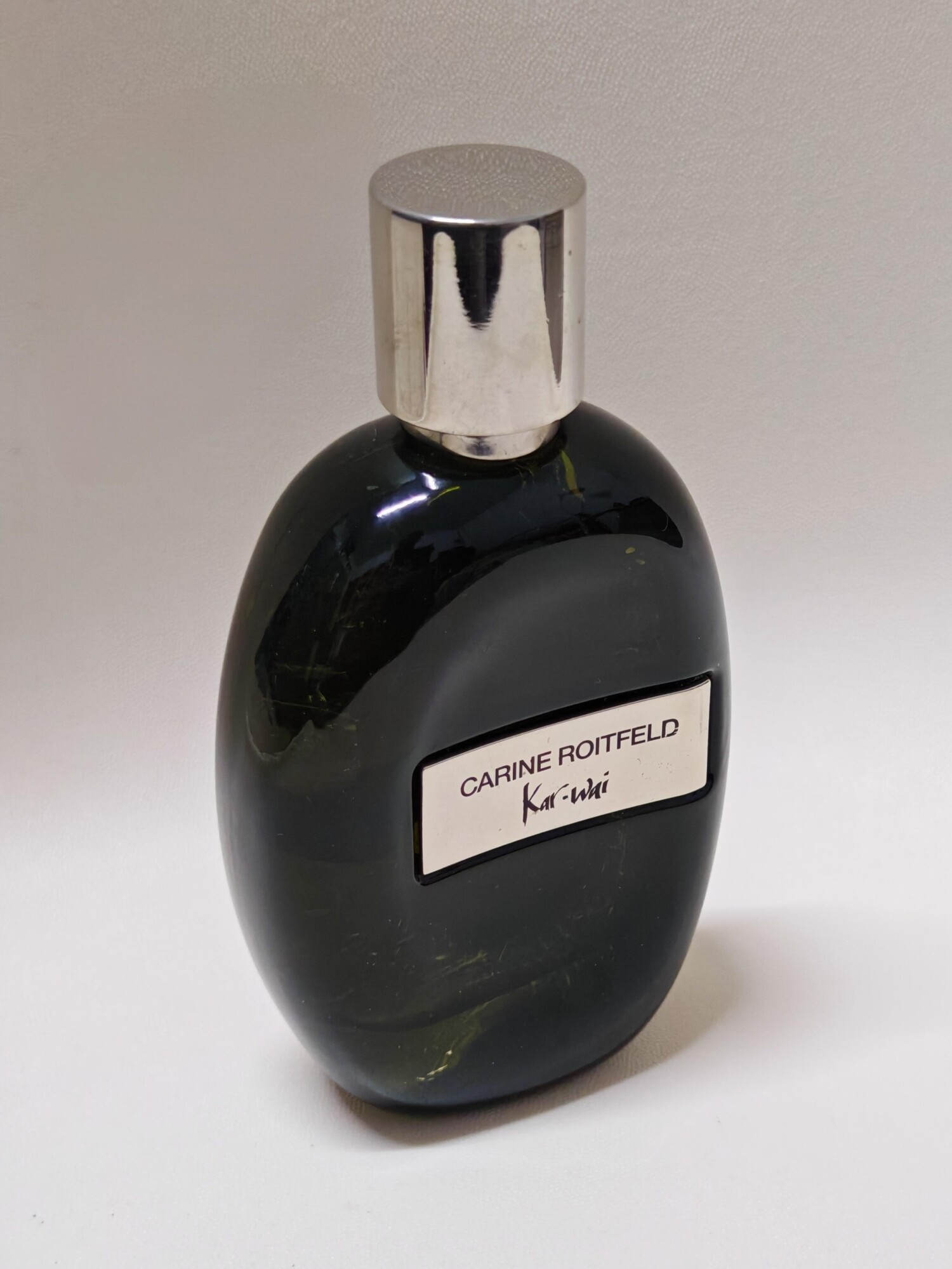 Kar-Wai Carine Roitfeld 香水- 一款2019年中性香水