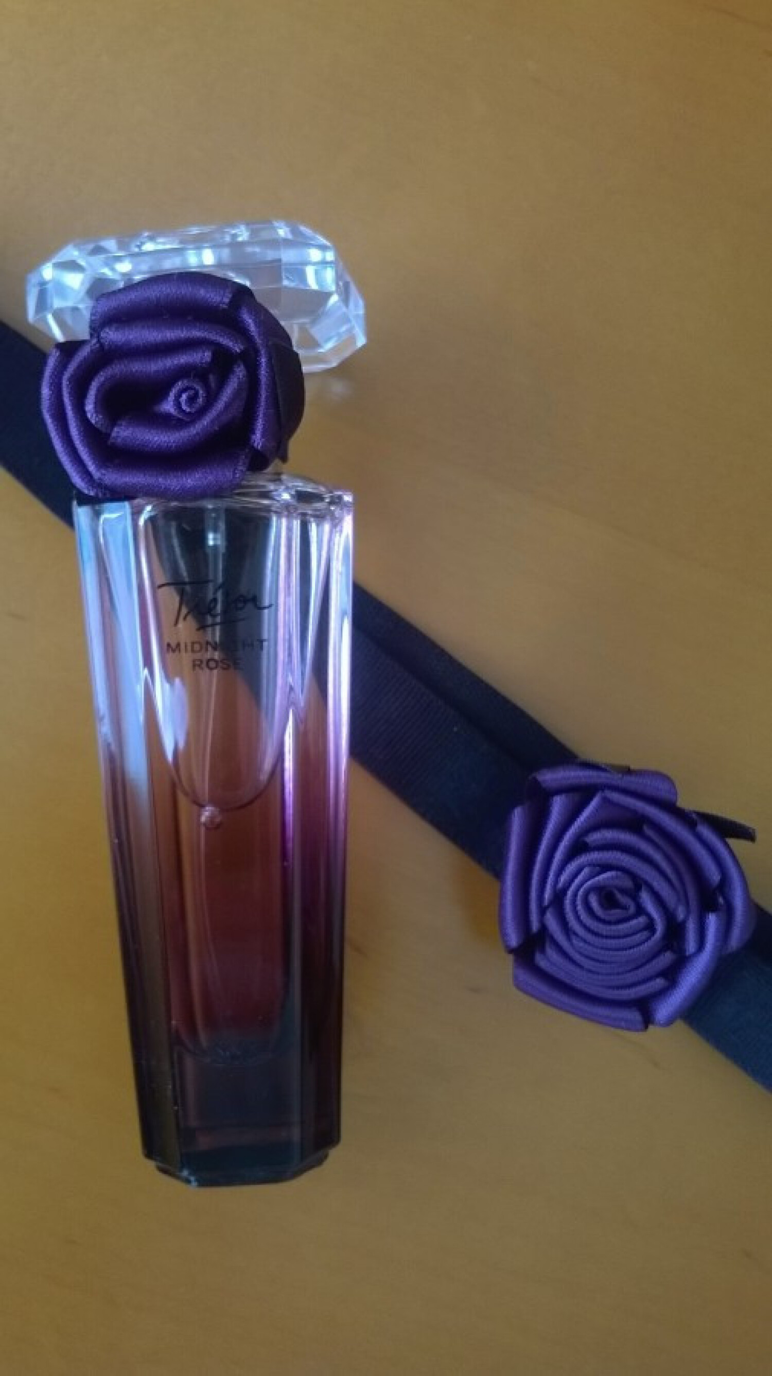 Trésor Midnight Rose Lancôme perfume - a fragrance for women 2011
