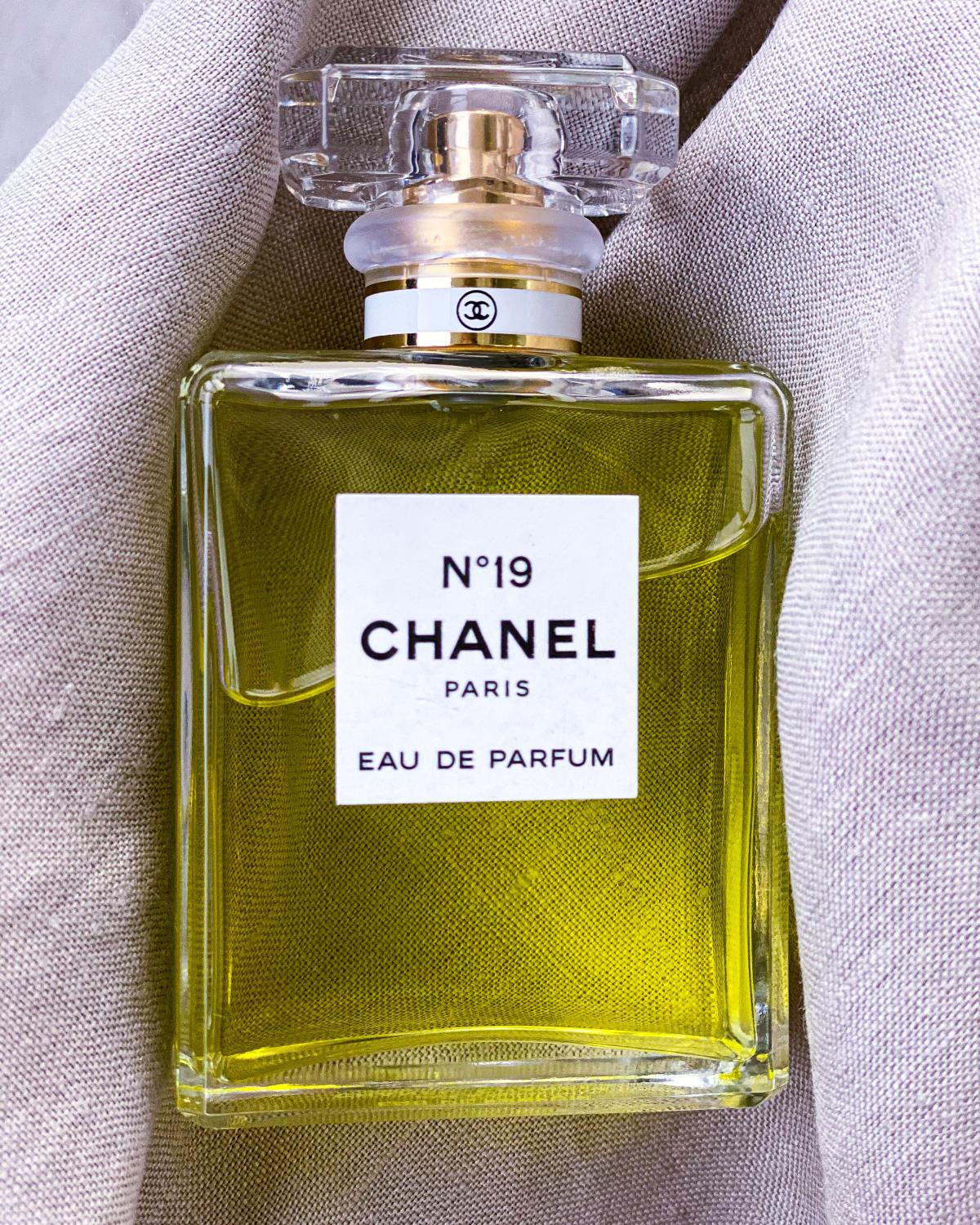 Chanel No 19 Eau de Parfum Chanel сүрчиг - a сүрчиг эмэгтэй