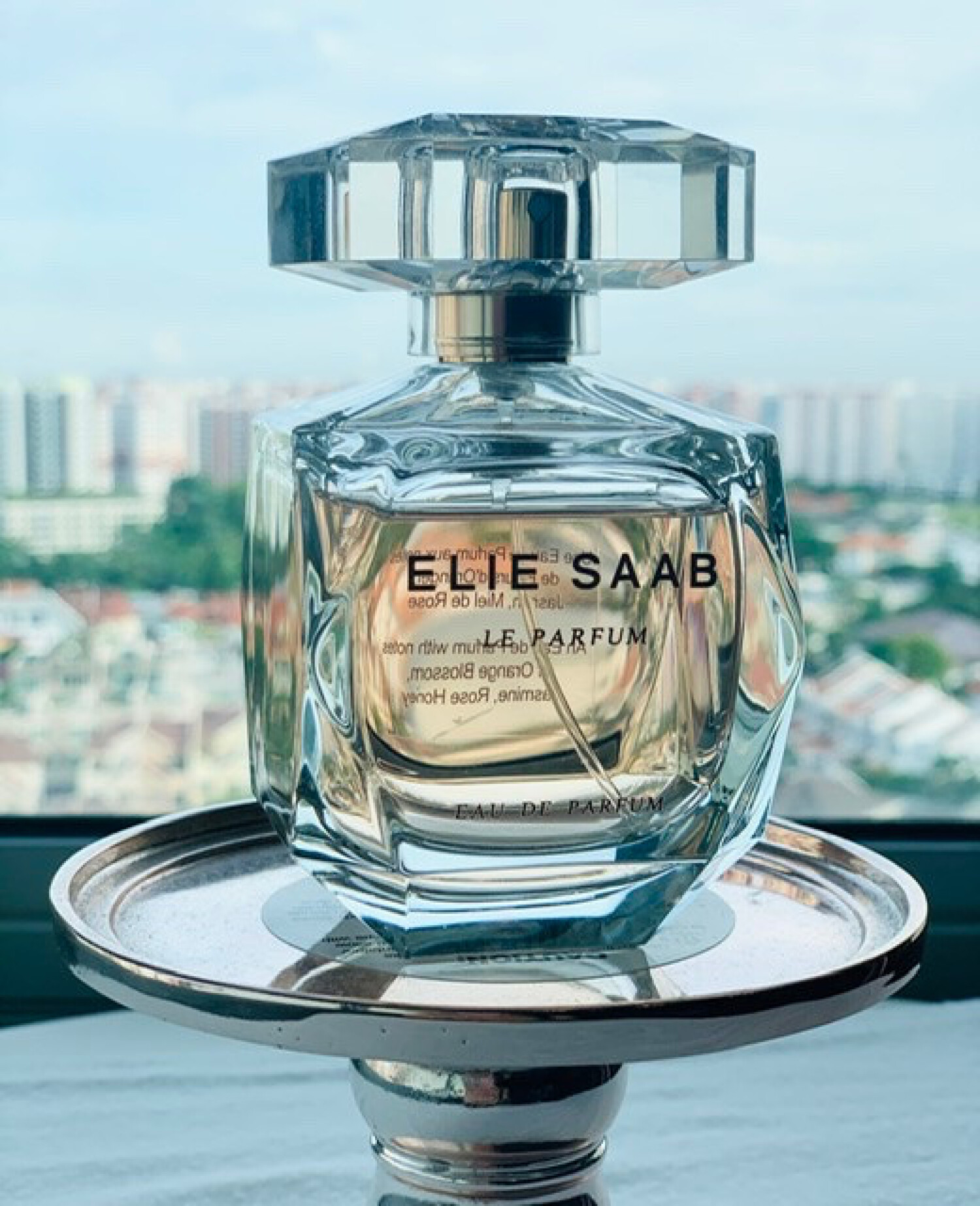 Le Parfum Elie Saab - una fragranza da donna 2011