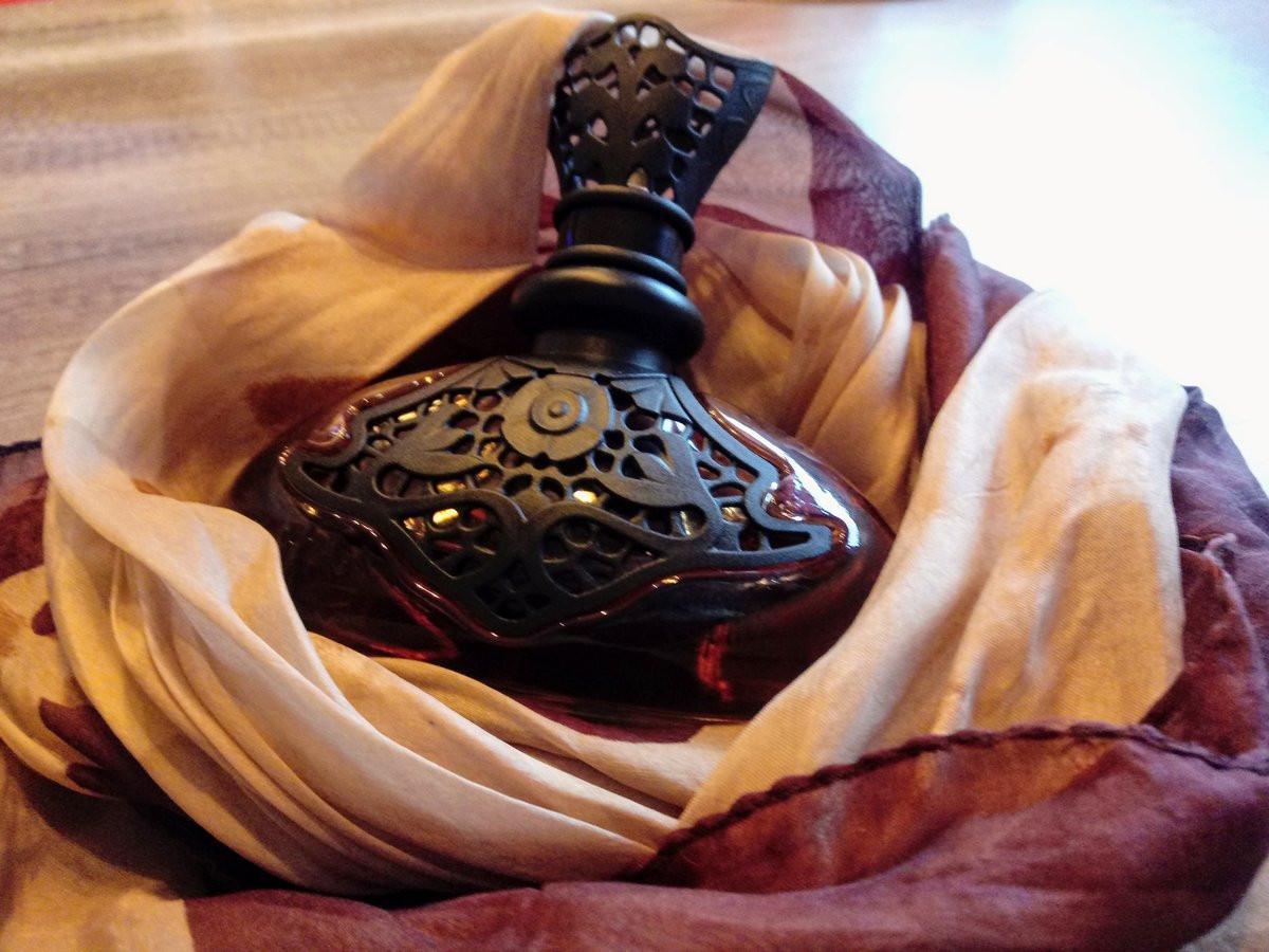 Guipure & Silk Jeanne Arthes perfume - a fragrance for women
