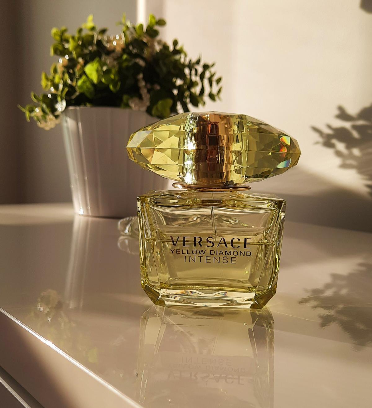 Yellow Diamond Intense Versace perfume - a fragrance for women 2014