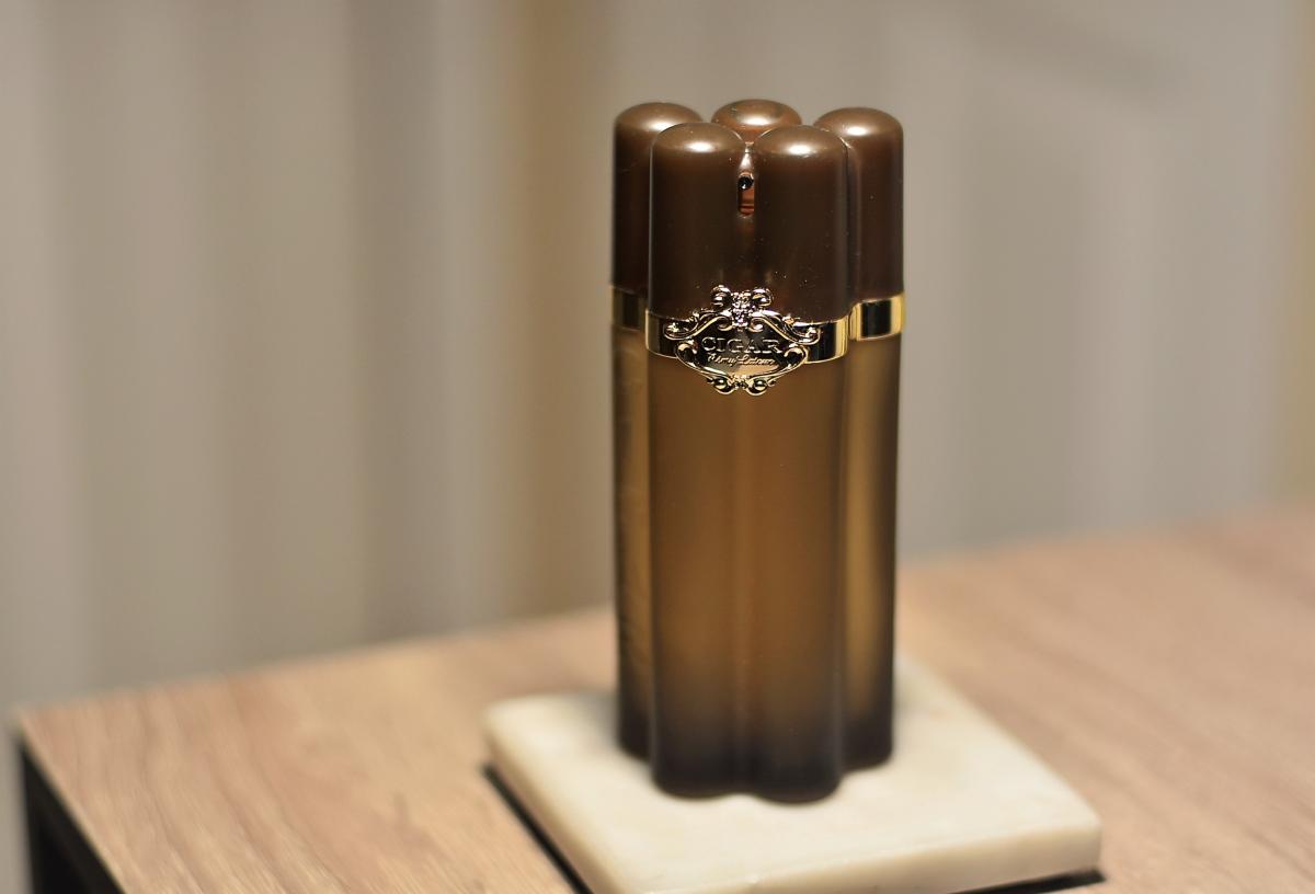Cigar Rémy Latour cologne - a fragrance for men 1996
