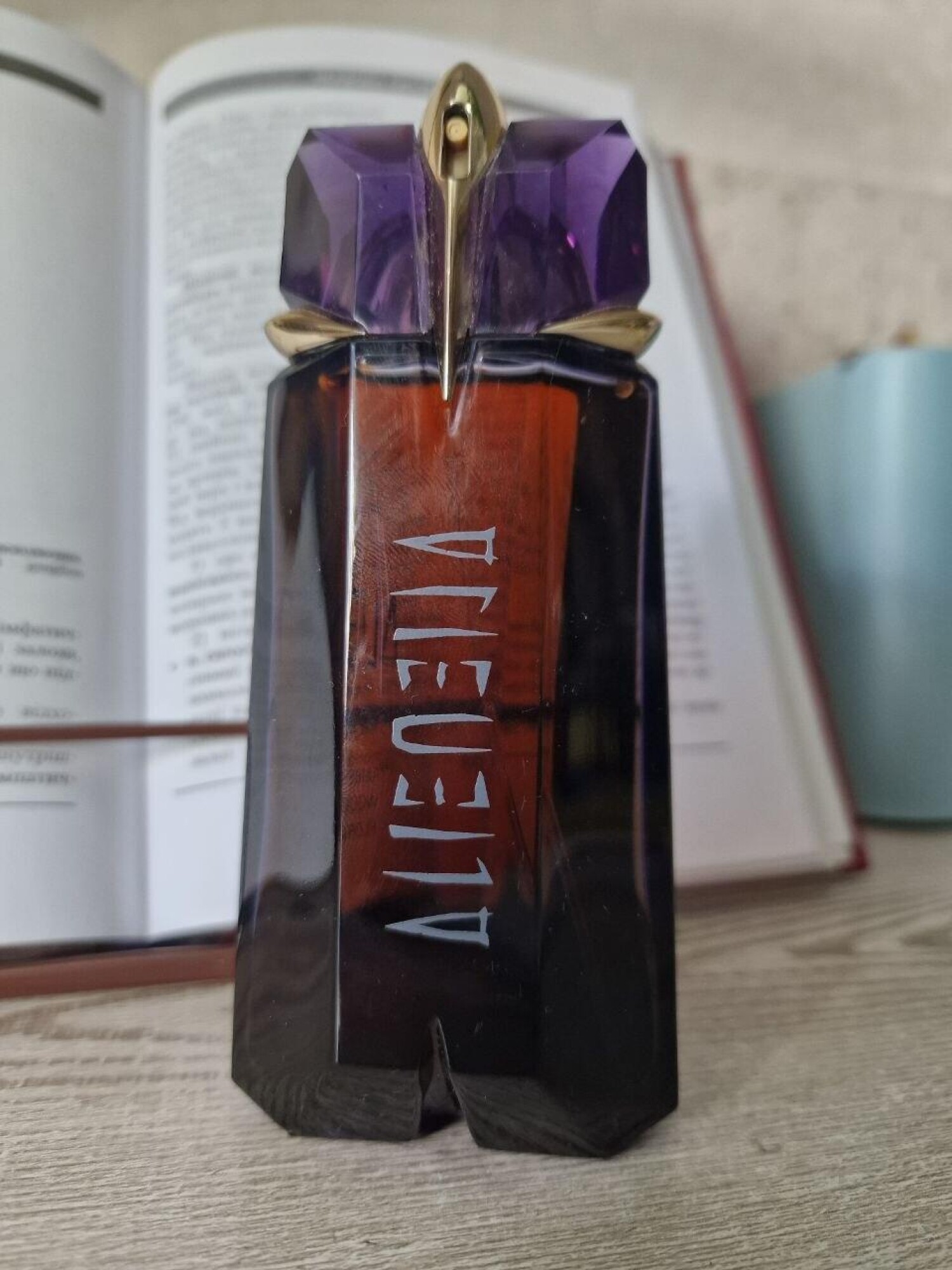 Alien Mugler perfume - a fragrance for women 2005