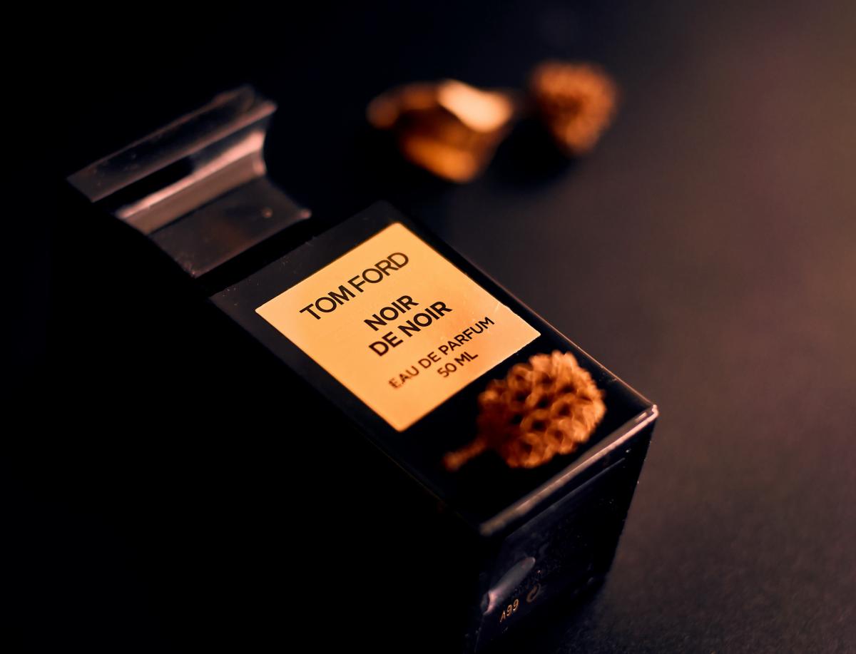 Noir de Noir Tom Ford perfume - a fragrance for women and men 2007