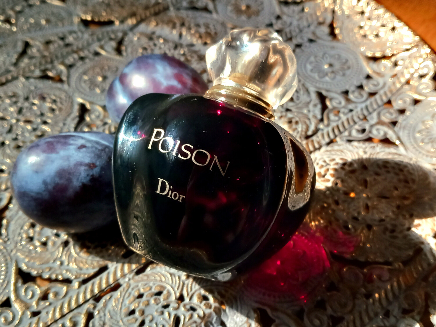 Poison Dior perfume - a fragrance for women 1985