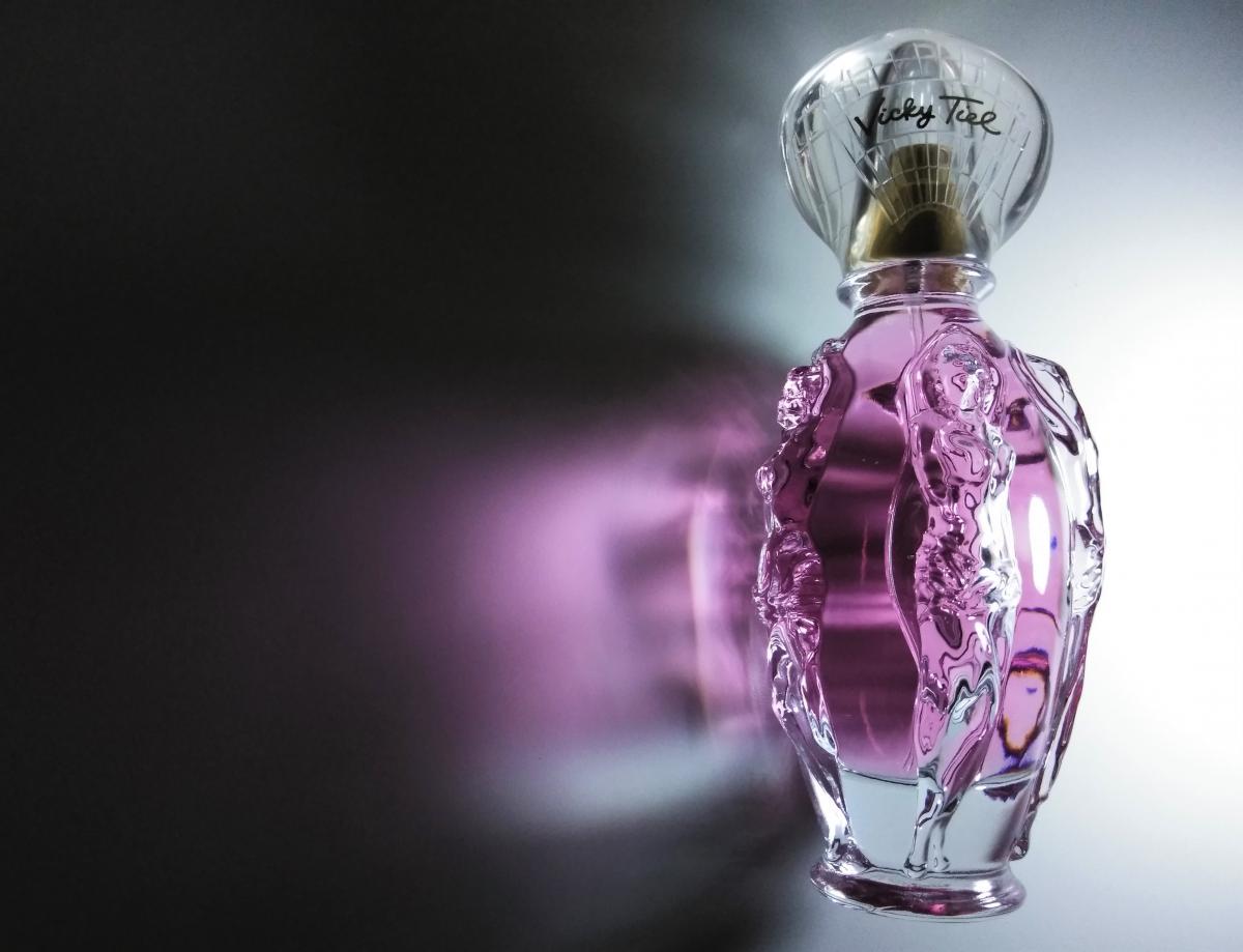 Sirene Vicky Tiel perfume - a fragrance for women 1994