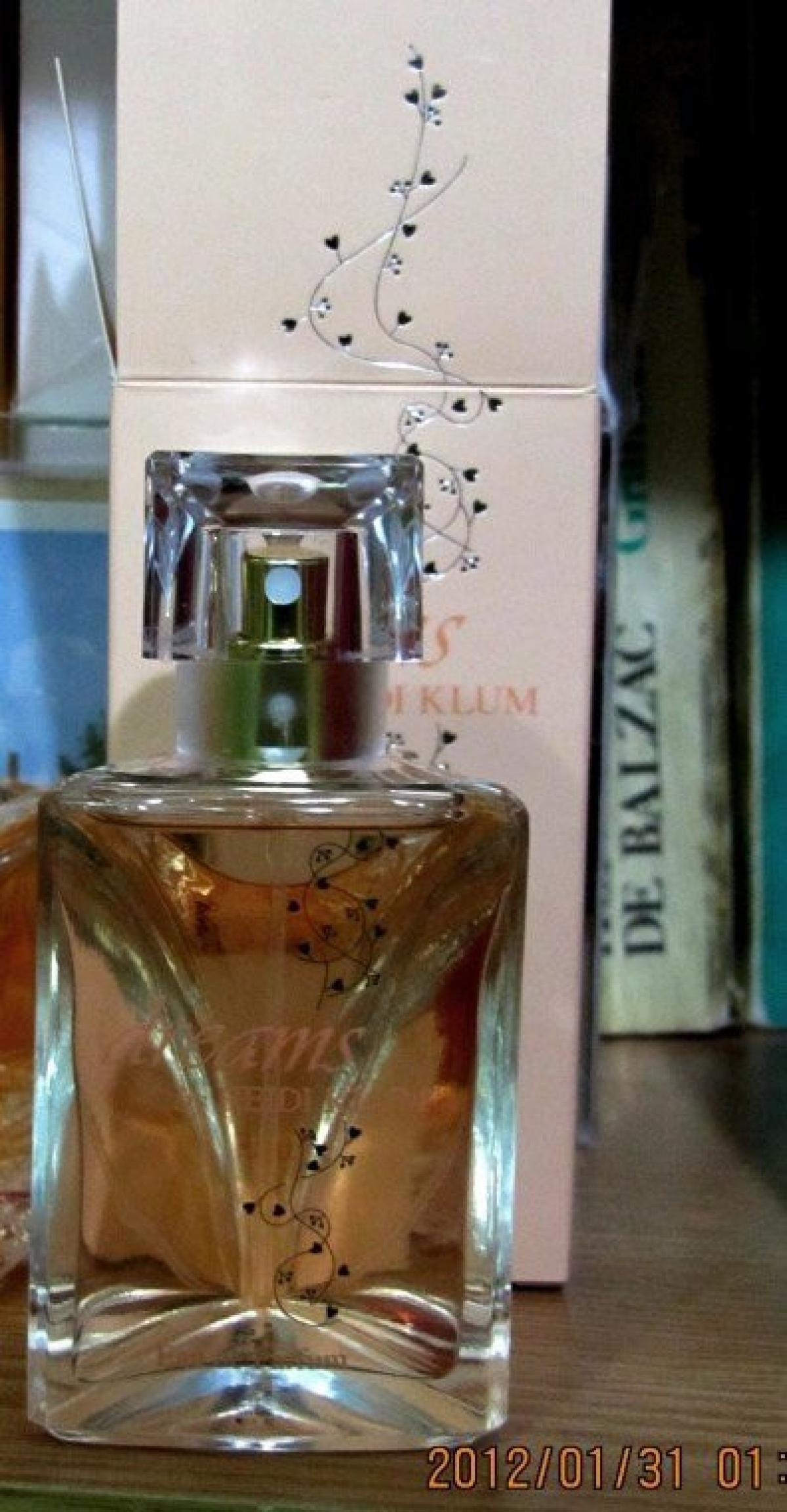 Heidi Klum Dreams LR perfume - a fragrance for women